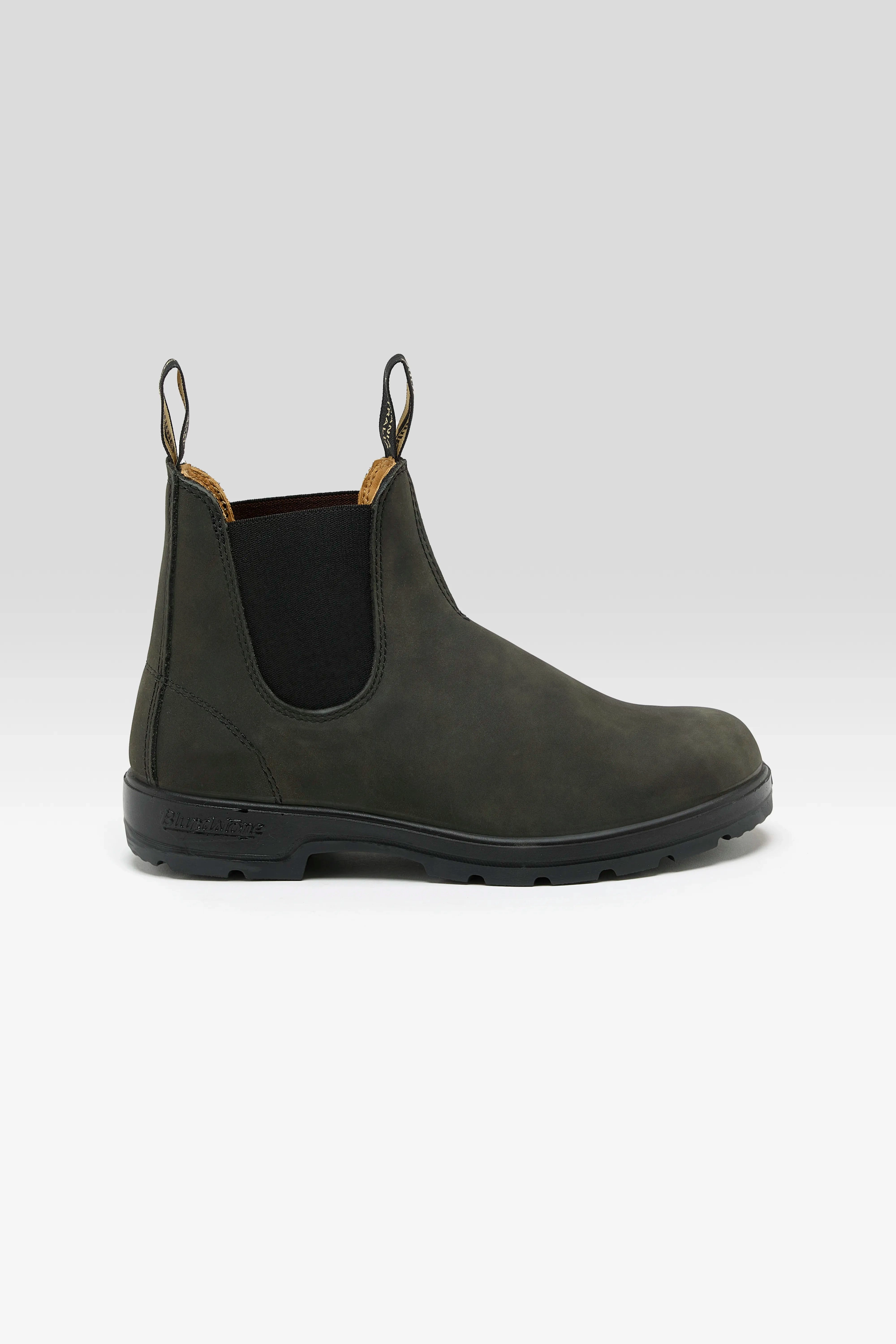 587 Classic Chelsea Boots for Women  (252 / W / BLACK) Athletic Edge Insulated Comfort