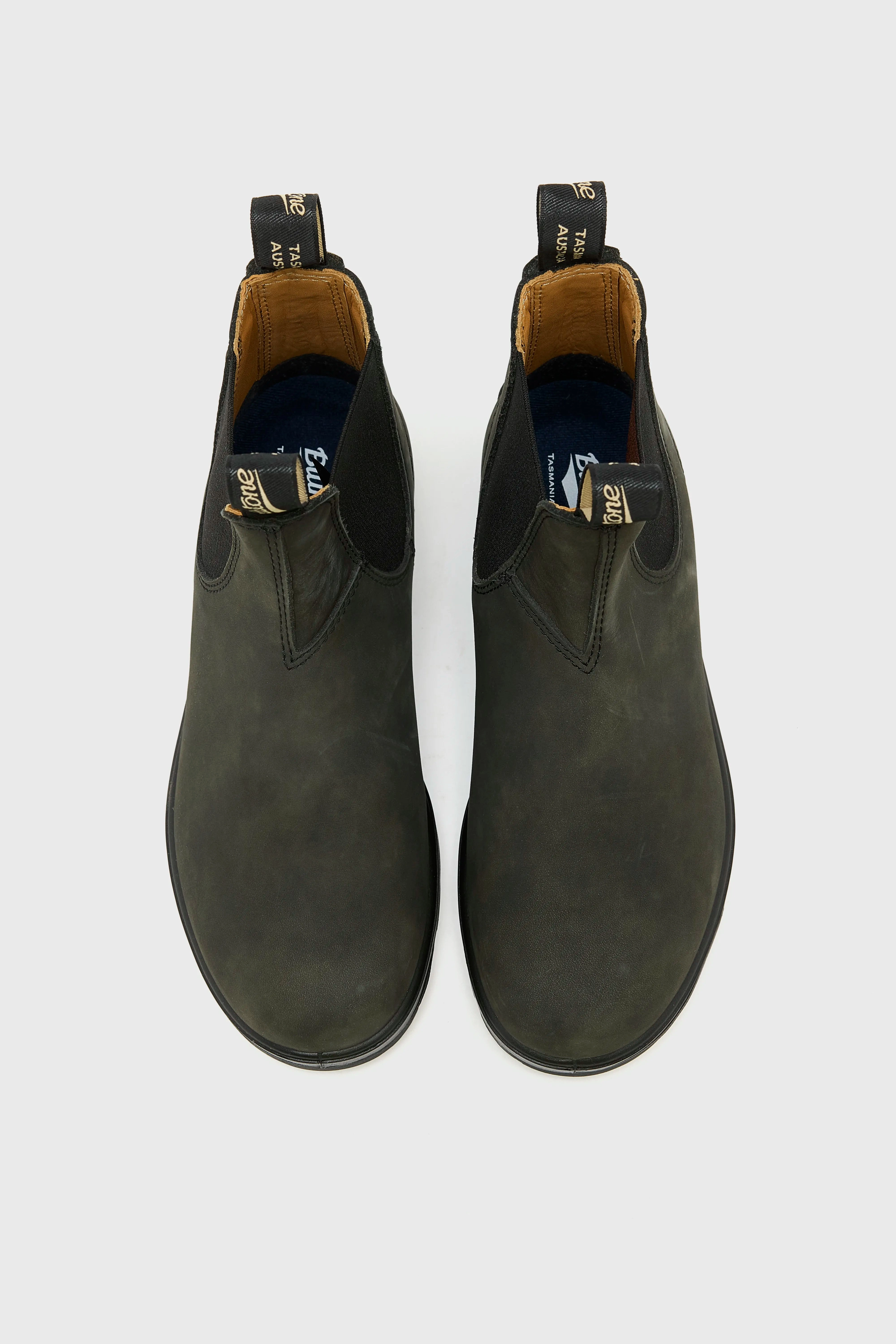 587 Classic Chelsea Boots for Women  (252 / W / BLACK) Water Line Zip Fast