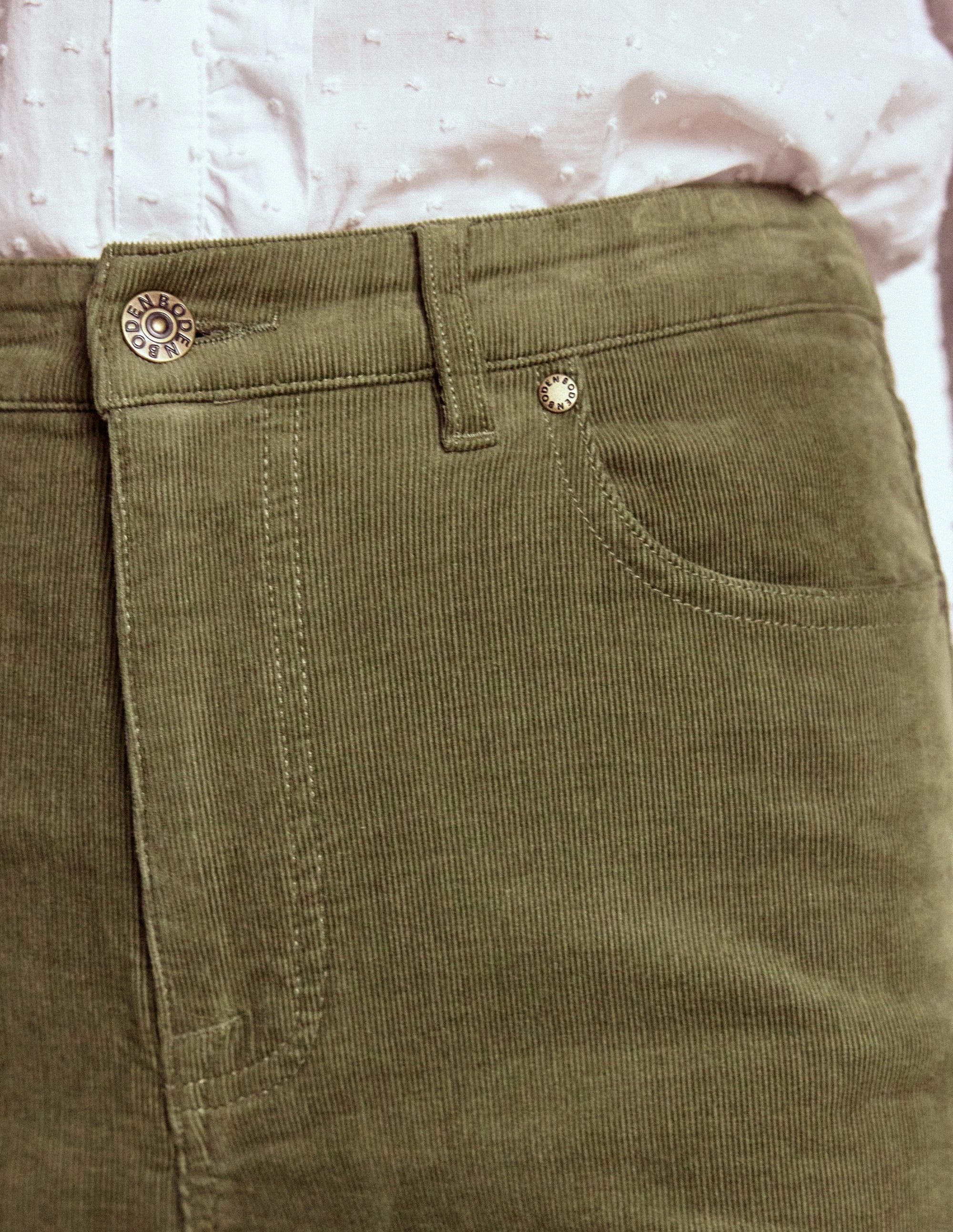 Ergonomic Cut 5-Pocket Cord Column Jeans-Green