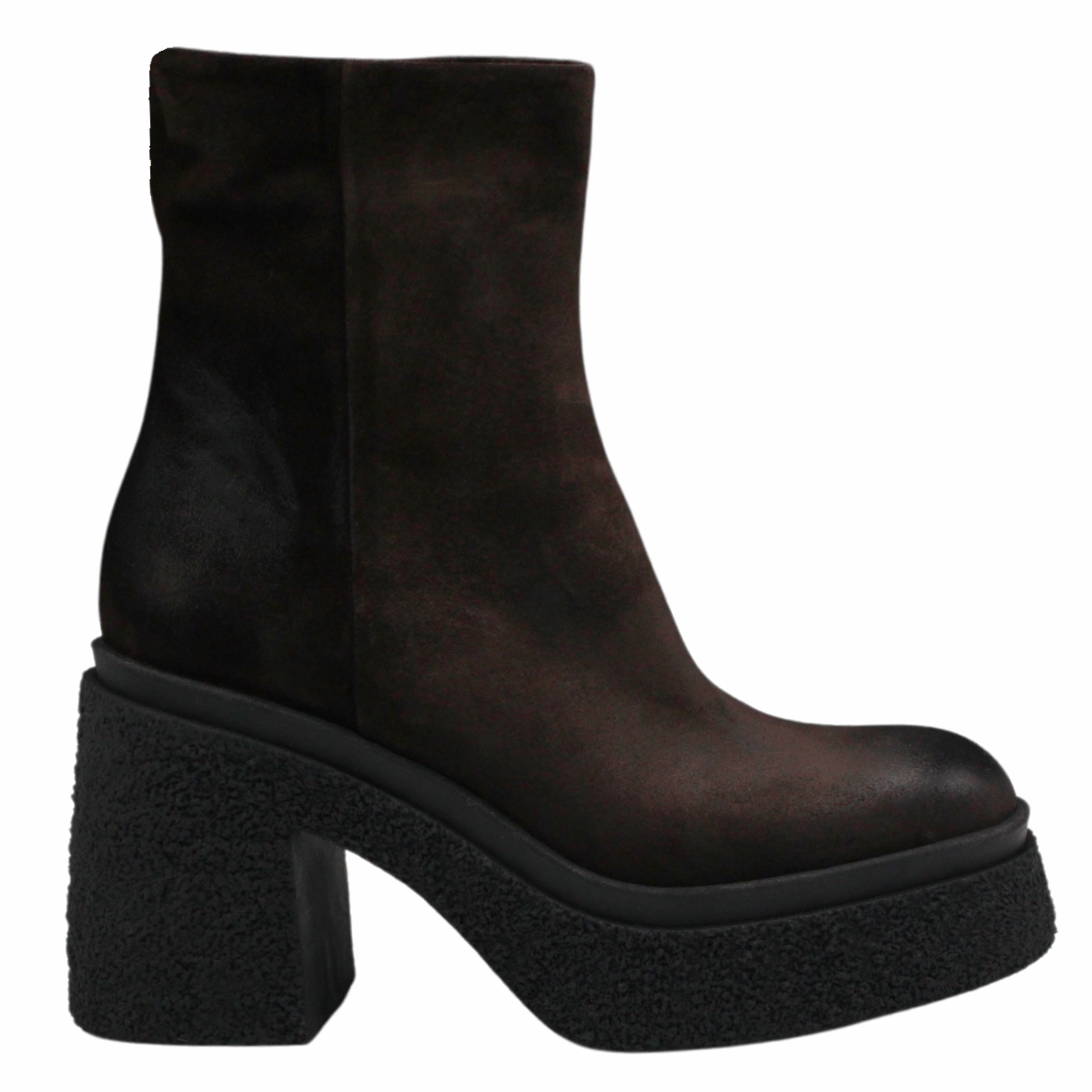 Outdoor Performance Storm Proof 8952 Suede Bootie