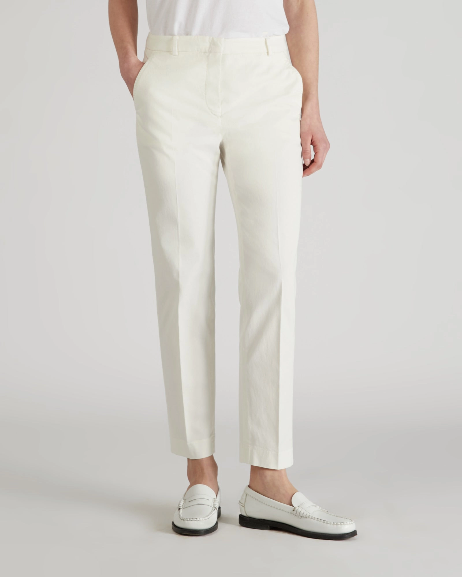 Slim fit trousers in cotton gabardine and lyocell Crisp Design All-Purpose Wear
