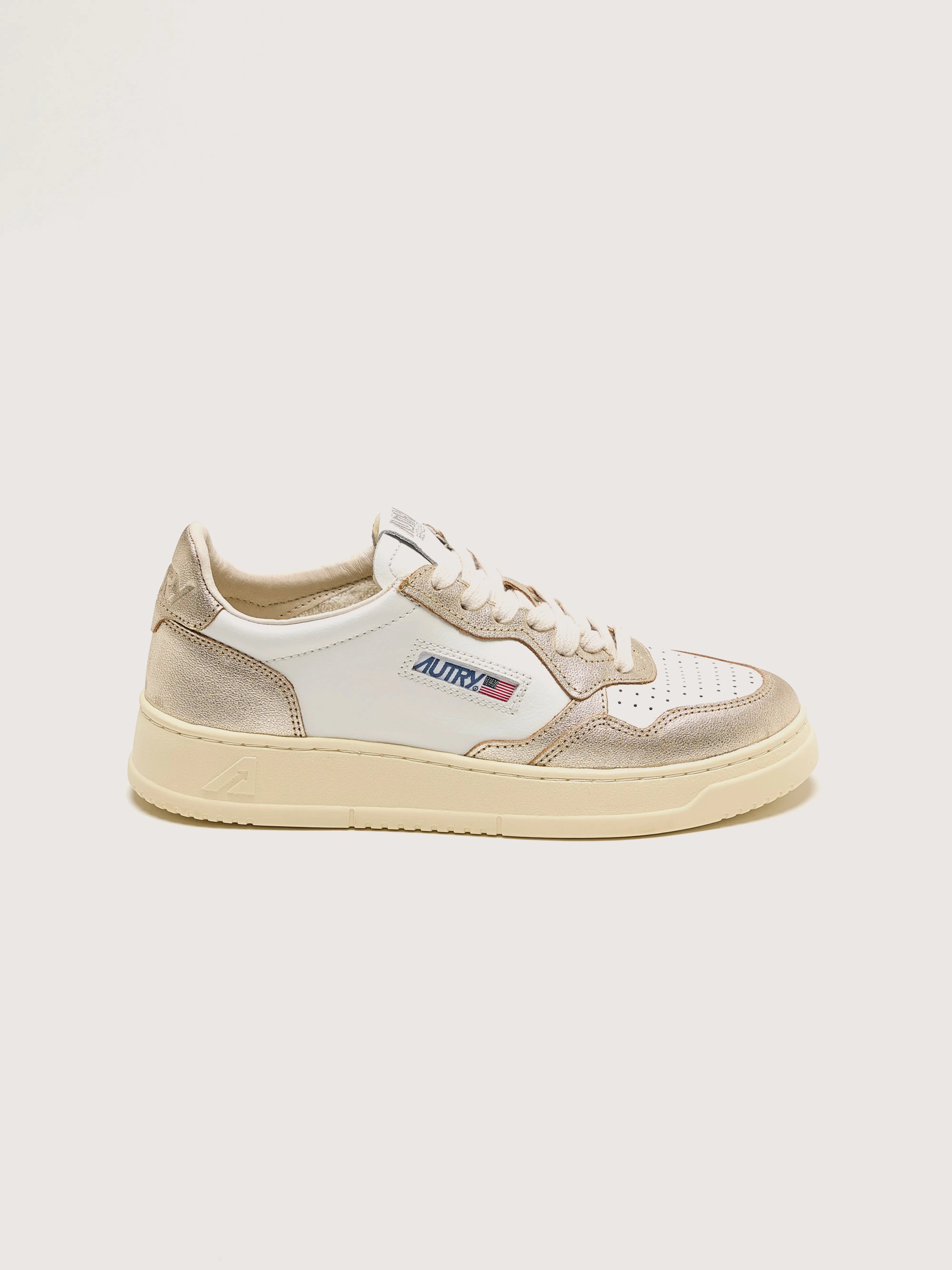 Medalist Low for Women (242 / W / GOLD) Easy On And Off Neutral pronation