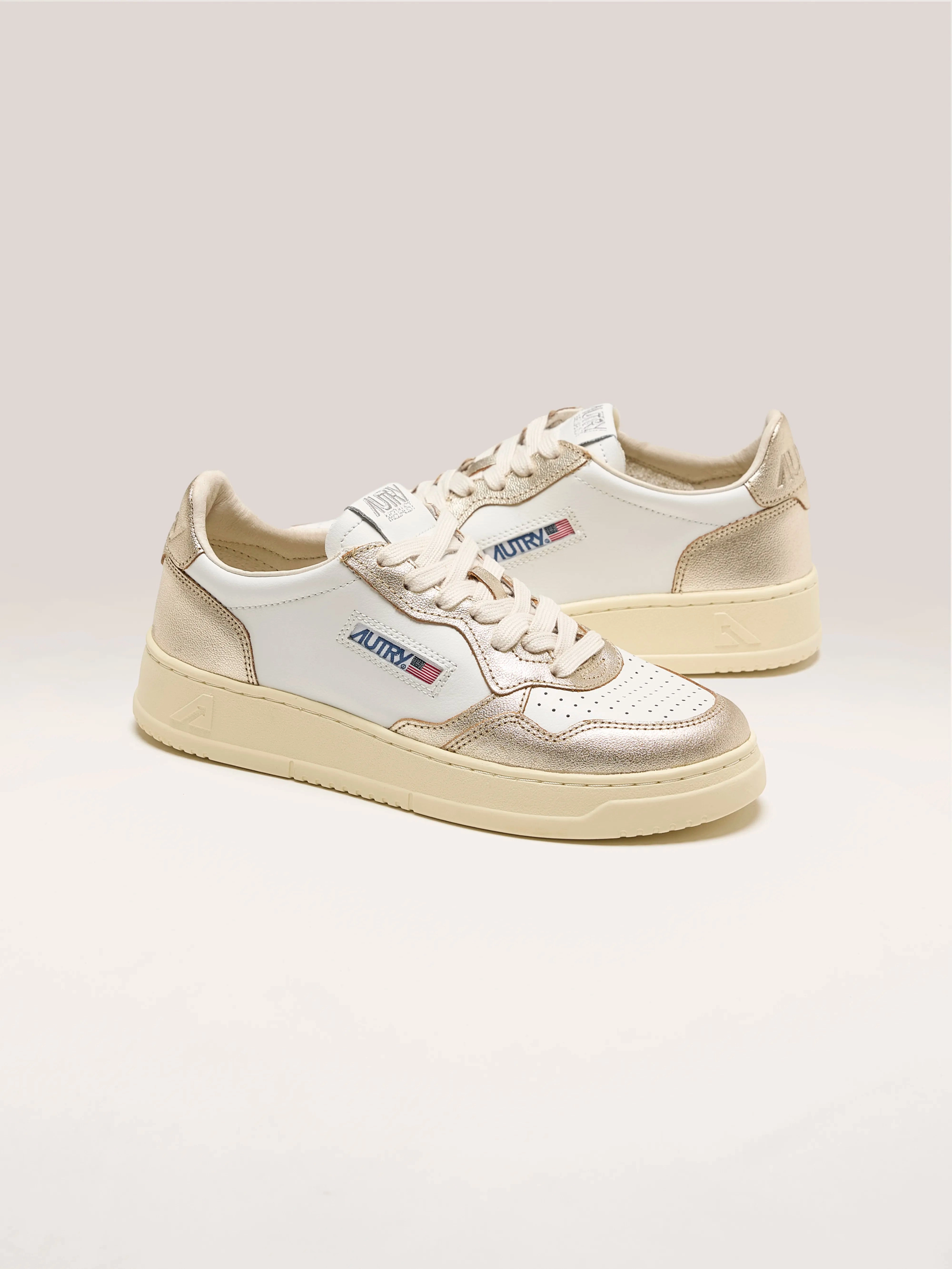 Medalist Low for Women (242 / W / GOLD) Comfortable Sockliner