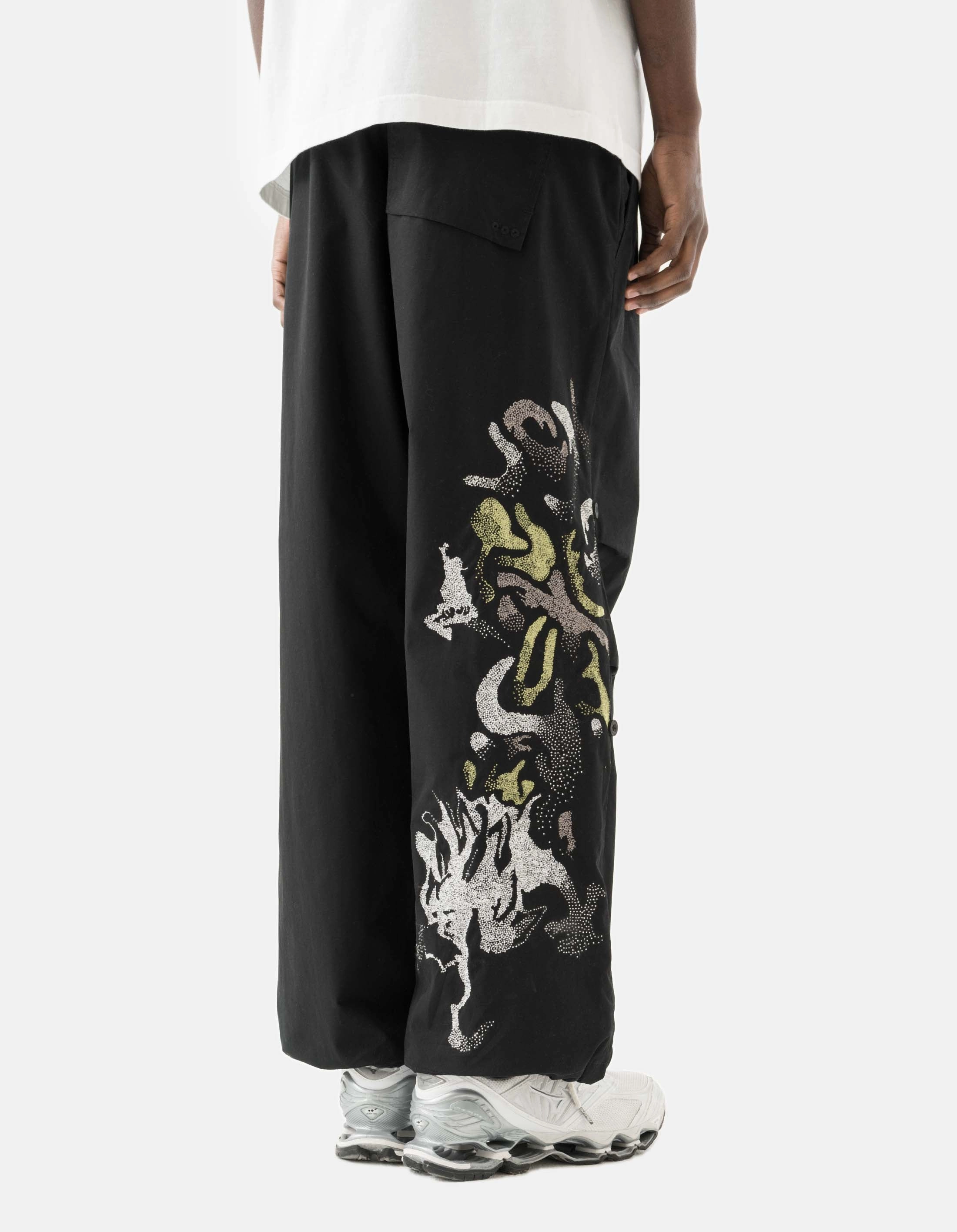 7082 Pointillist Dragon Embroidered Snopants? Black Flexible Design
