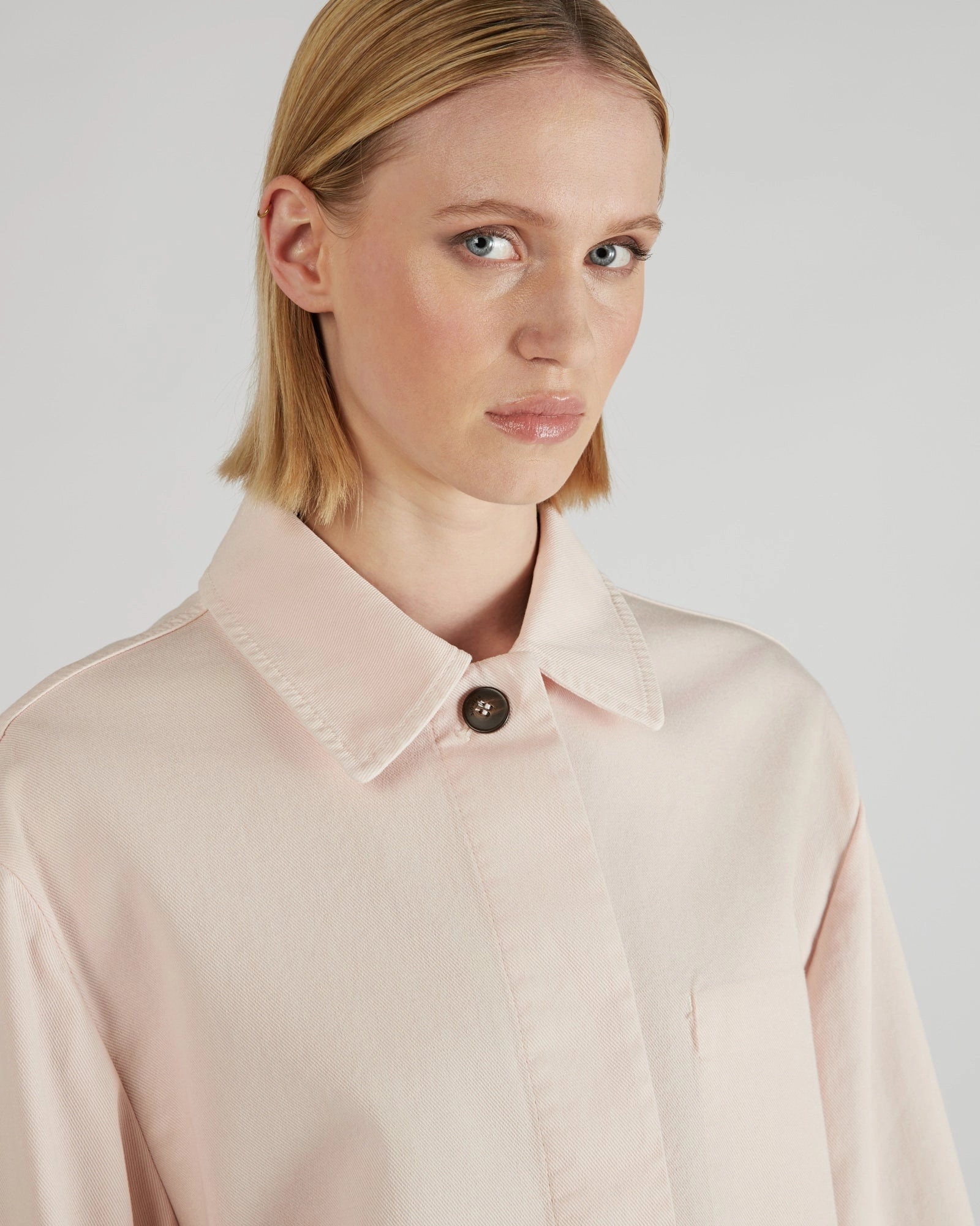 snap closure Non Iron Fabric Tech Cotton bull blouse