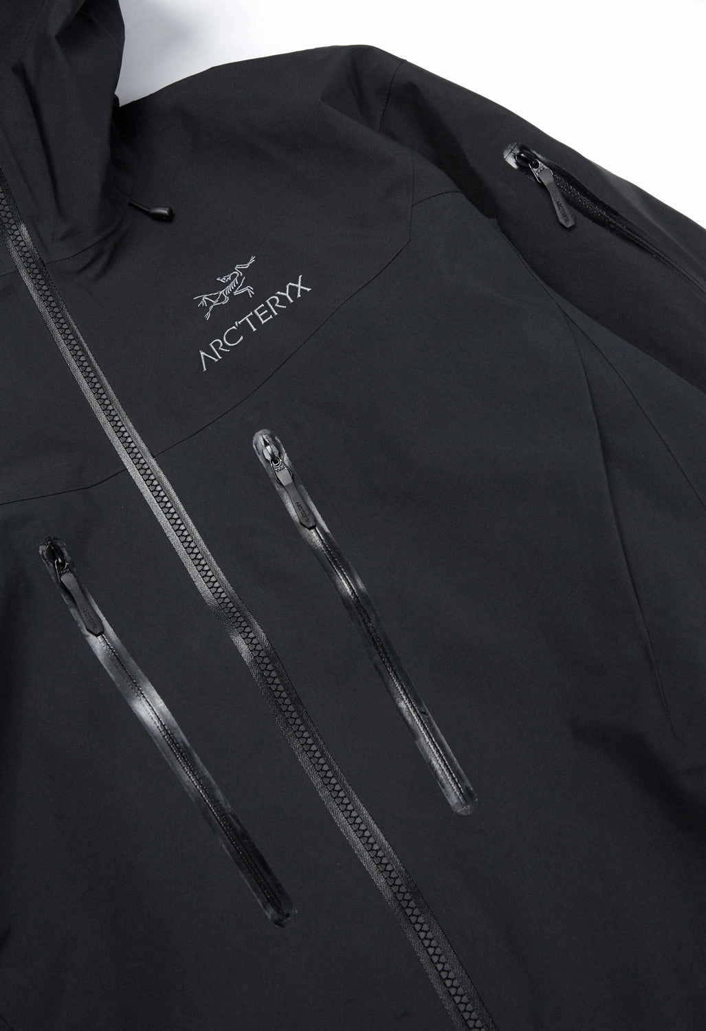Arc'teryx Men's Alpha SV GORE-TEX Pro Jacket - Black High Neck Adjustable Hem Lock System