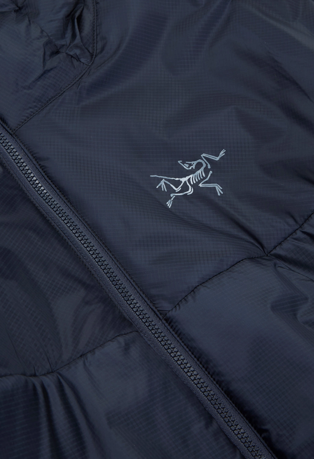 Bold Statement Simple Detail Arc'teryx Men's Nuclei Hoodie - Black Sapphire
