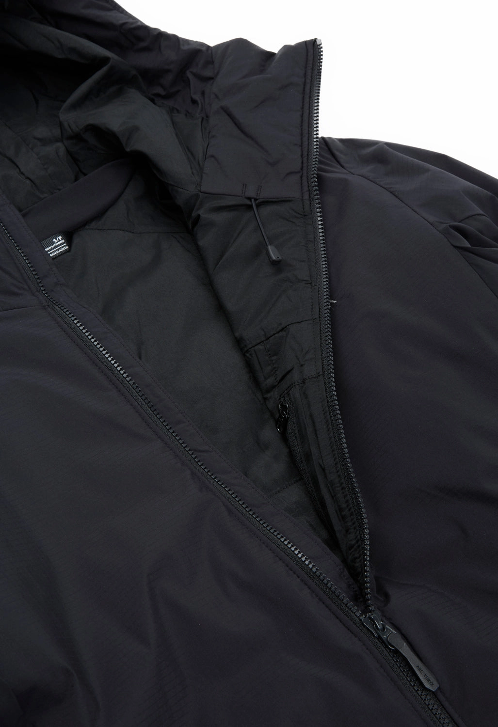 Arc'teryx Women's Atom Heavyweight Hoody - Black Stand Up Collar