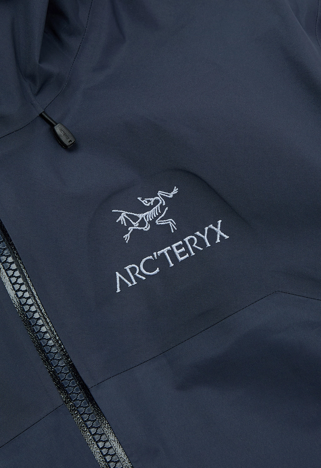 Rubberized Zippers AbrasionResistant Surface Arc'teryx Women's Beta AR StormHood Jacket - Black Sapphire