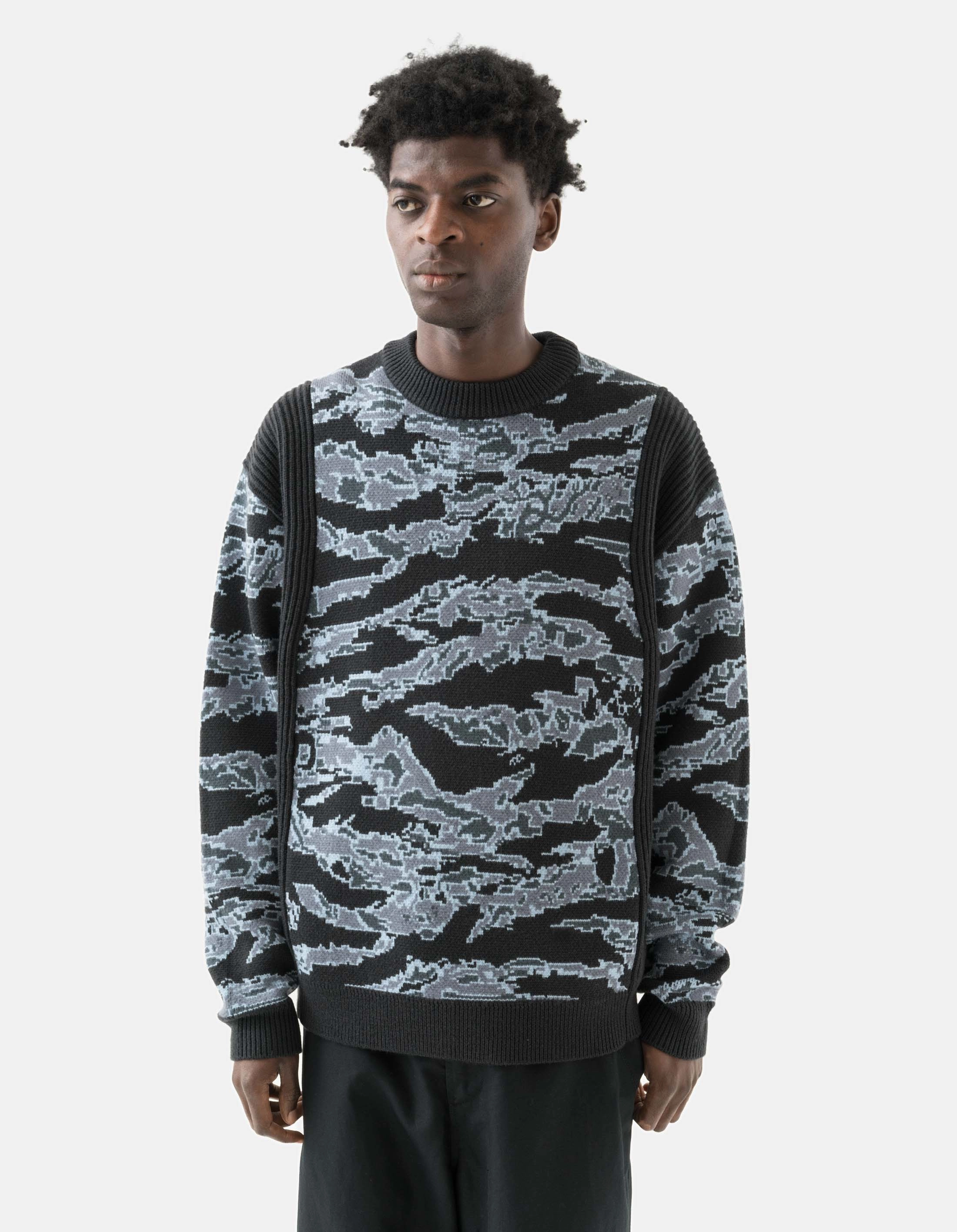 Trendy Essentials bag accents 2206 Maharishi Camo Knit Sweater Arctic