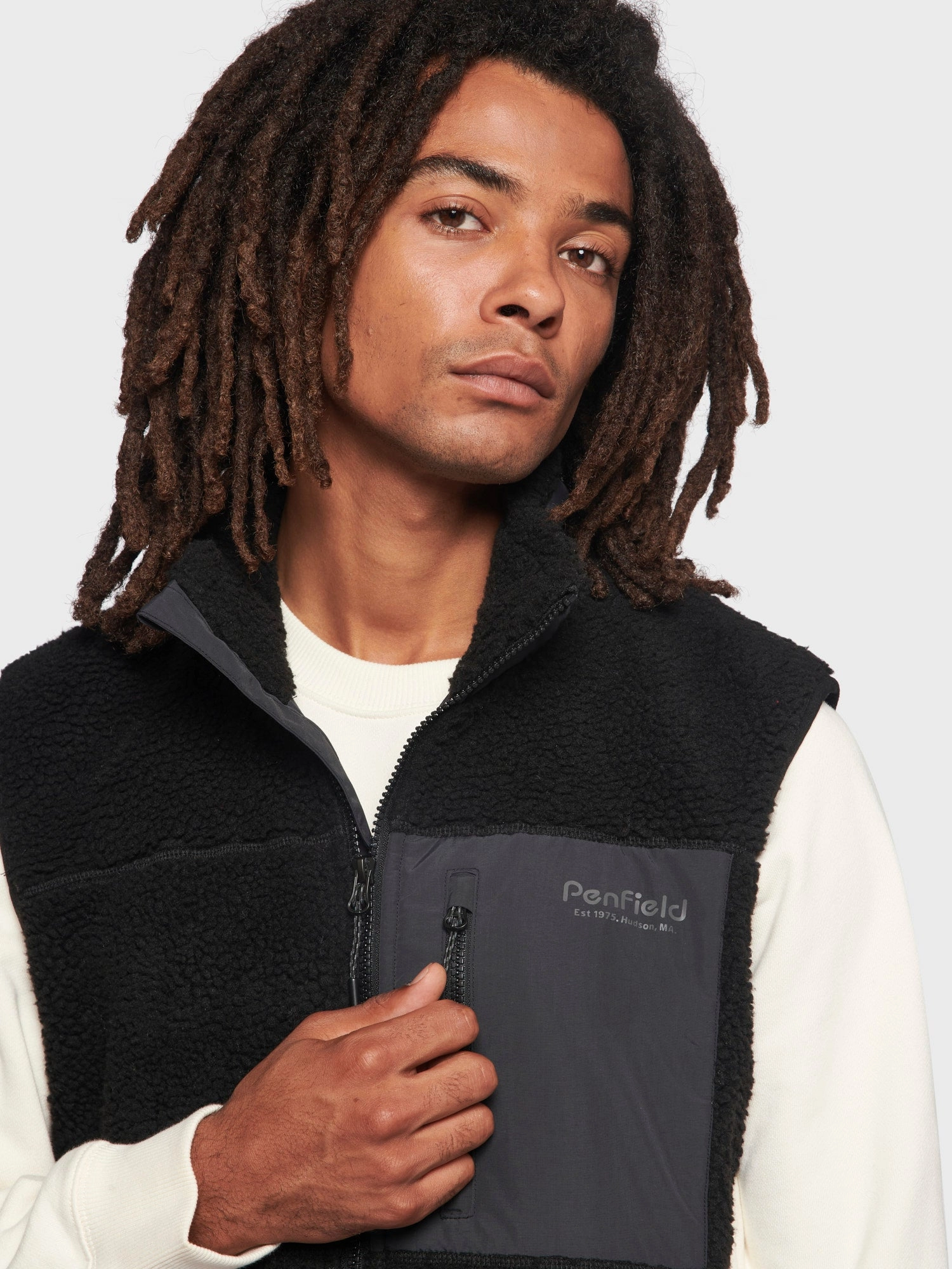 Hudson Script Fleece Vest in Black Minimal Daily Fit