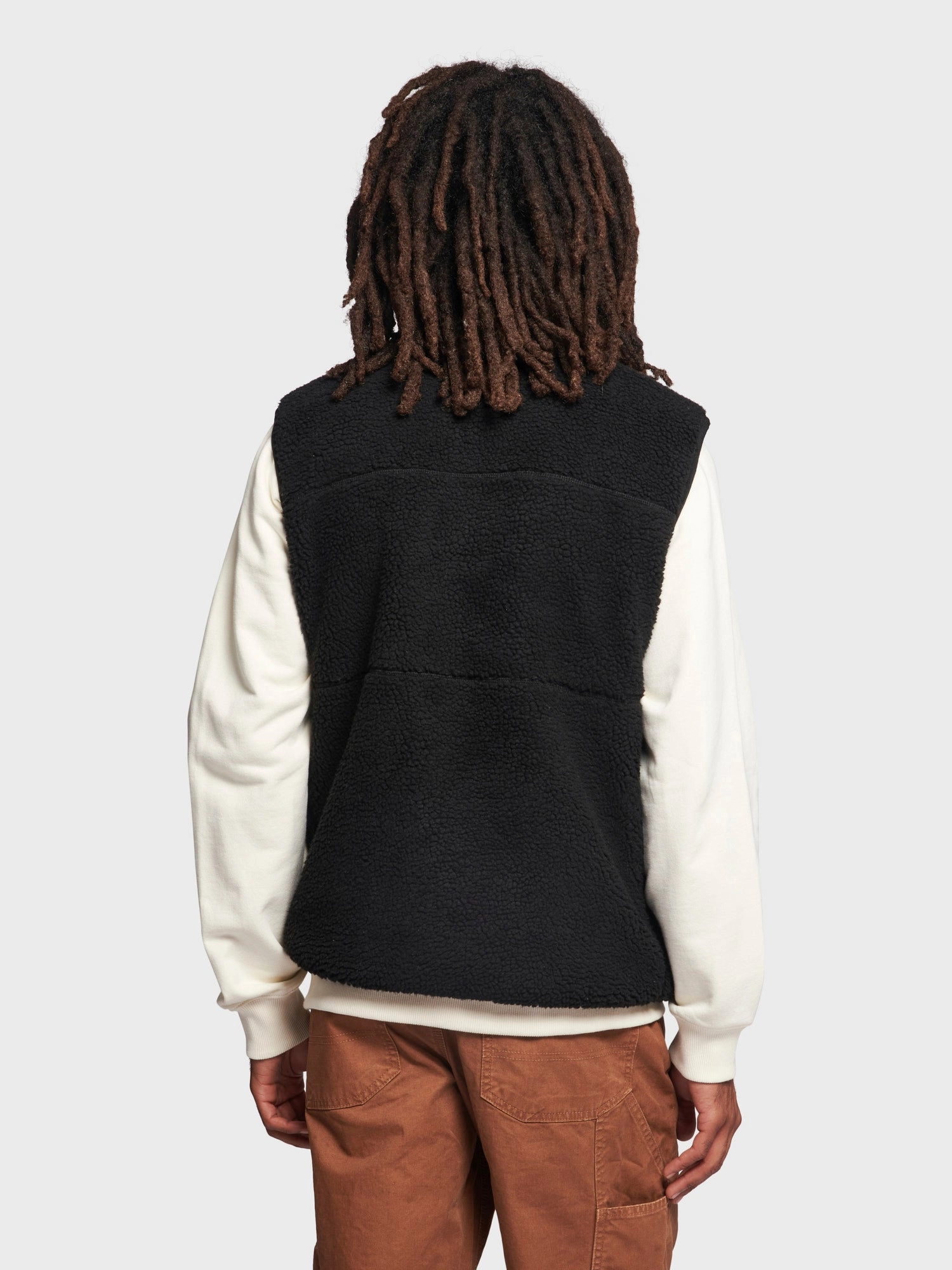 ElasticCuffs Hudson Script Fleece Vest in Black
