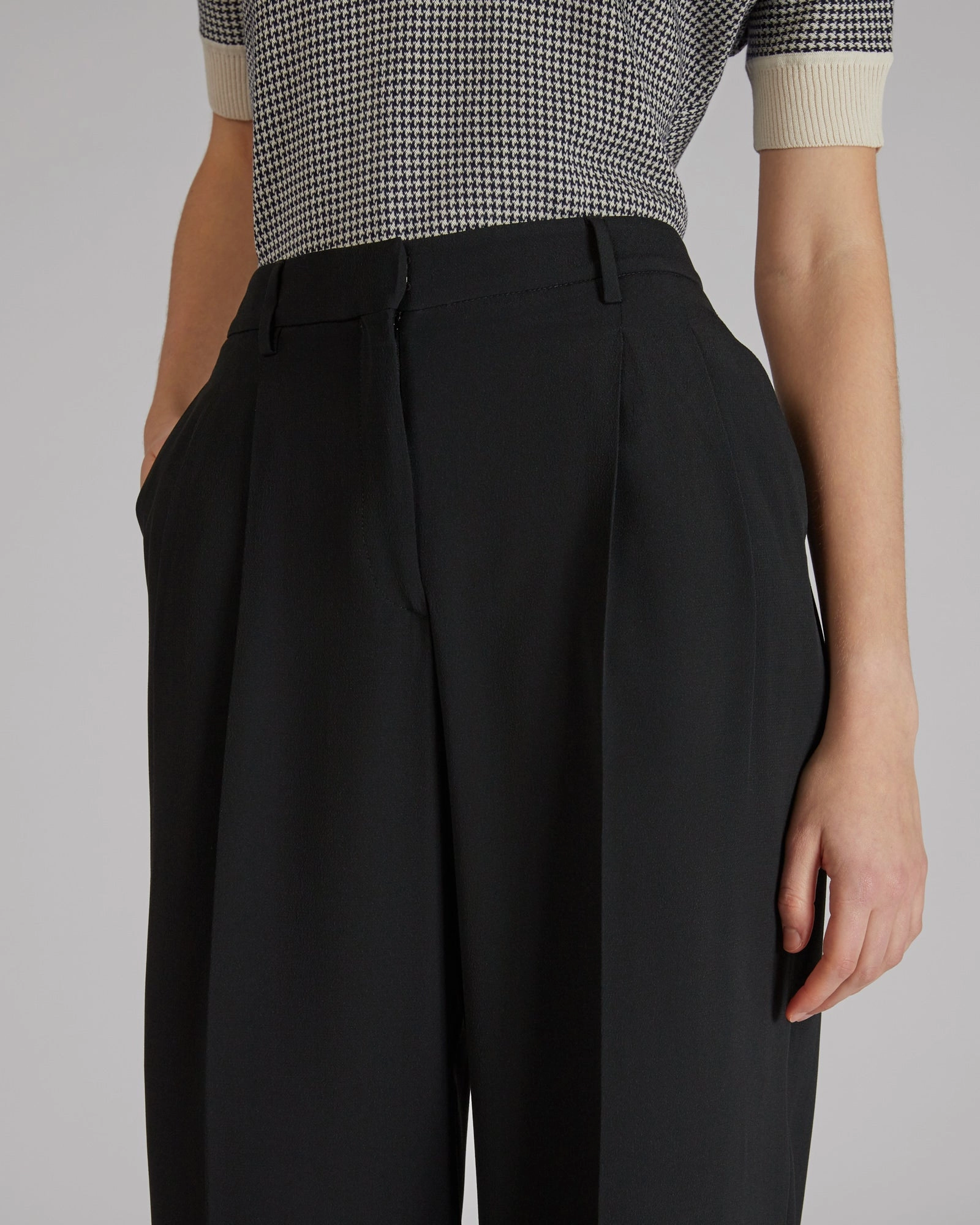 Silk and acetate cr??pe de chine trousers MachineWashableFabric Flexible Gusset Design