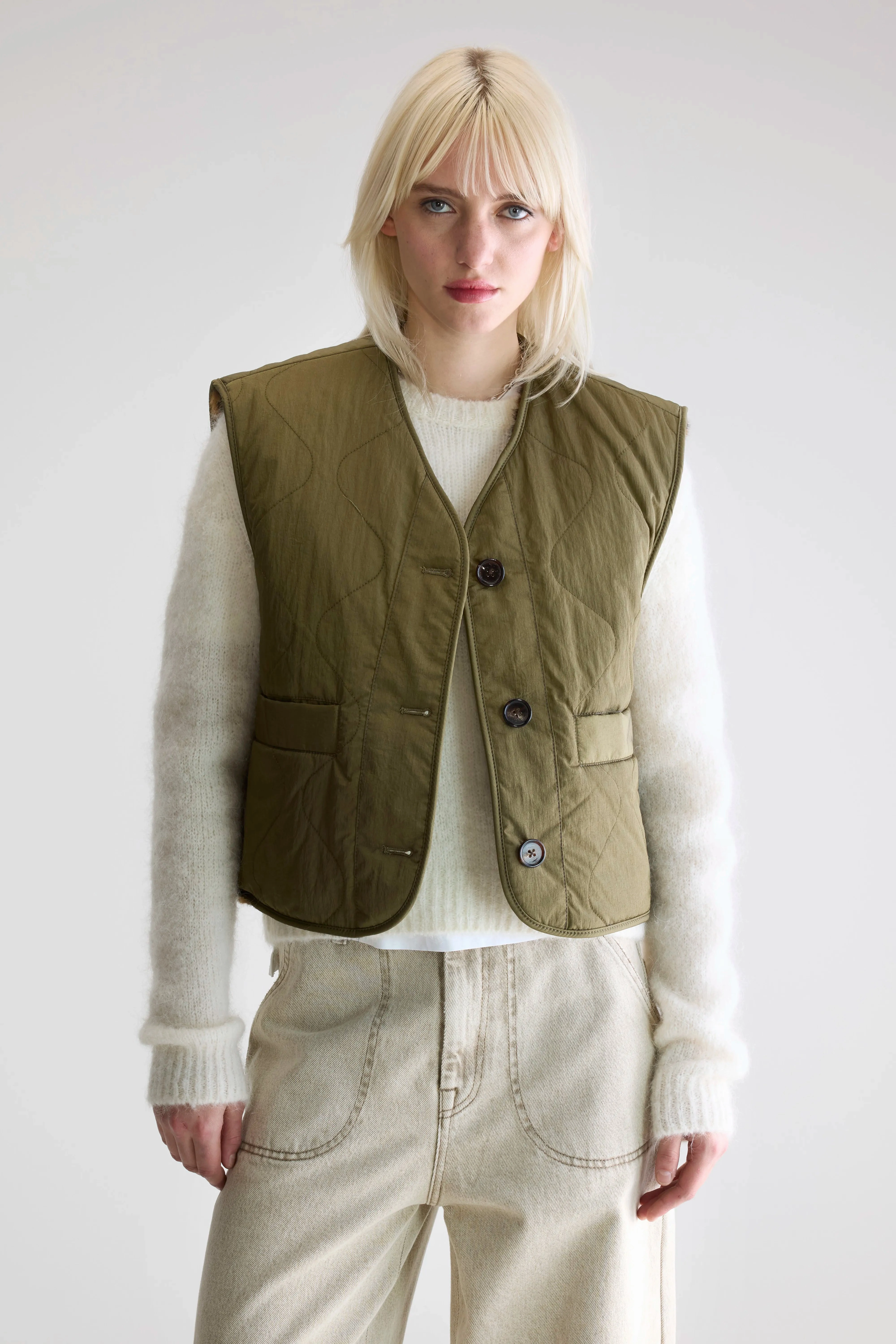 Eloise sleeveless jacket (252 / W / ARMY) WindproofTechnology Classic Cut