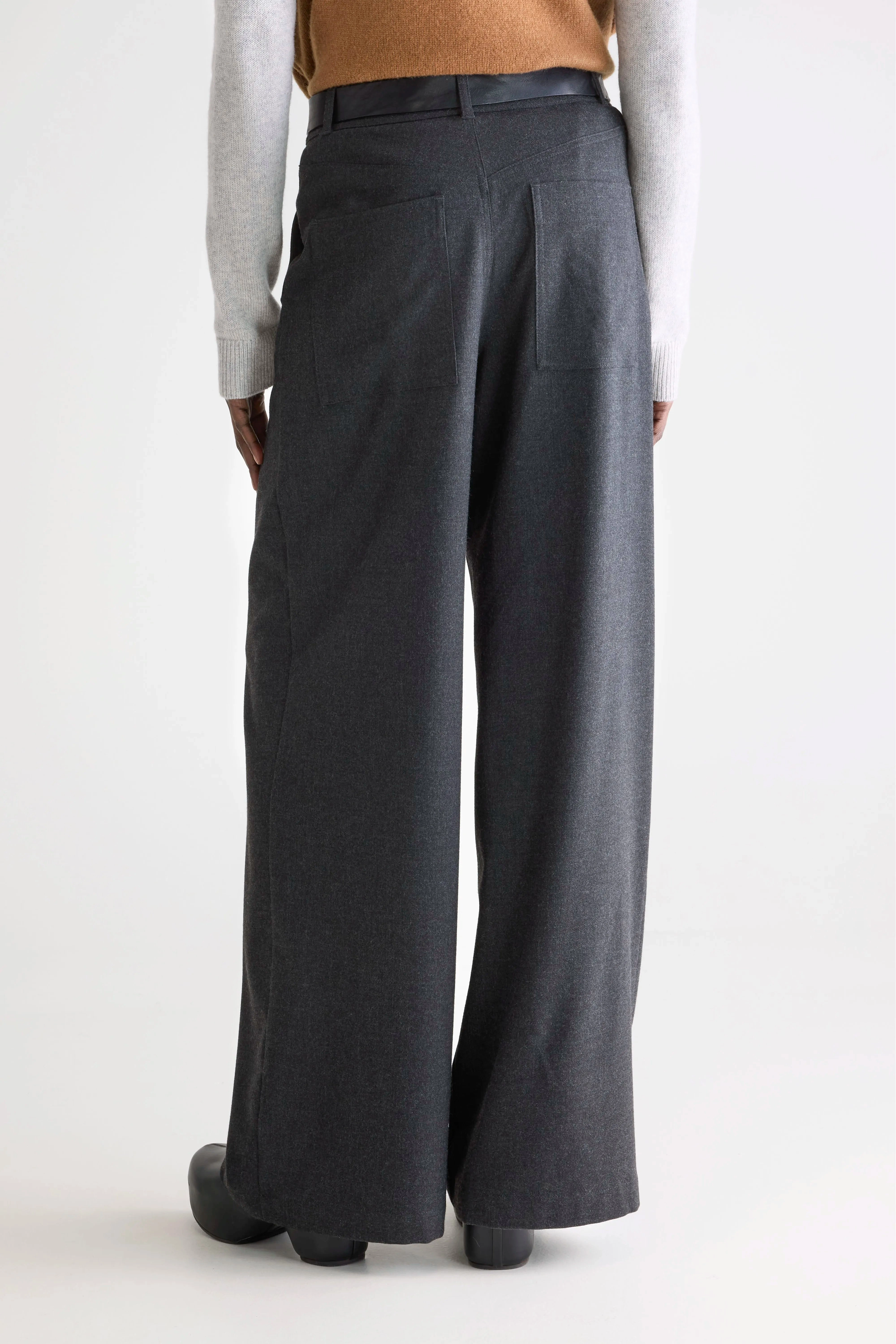 Sixtine tailored trousers (252 / W / ANTHRACITE) Sporty Layers Flexibility Built-In
