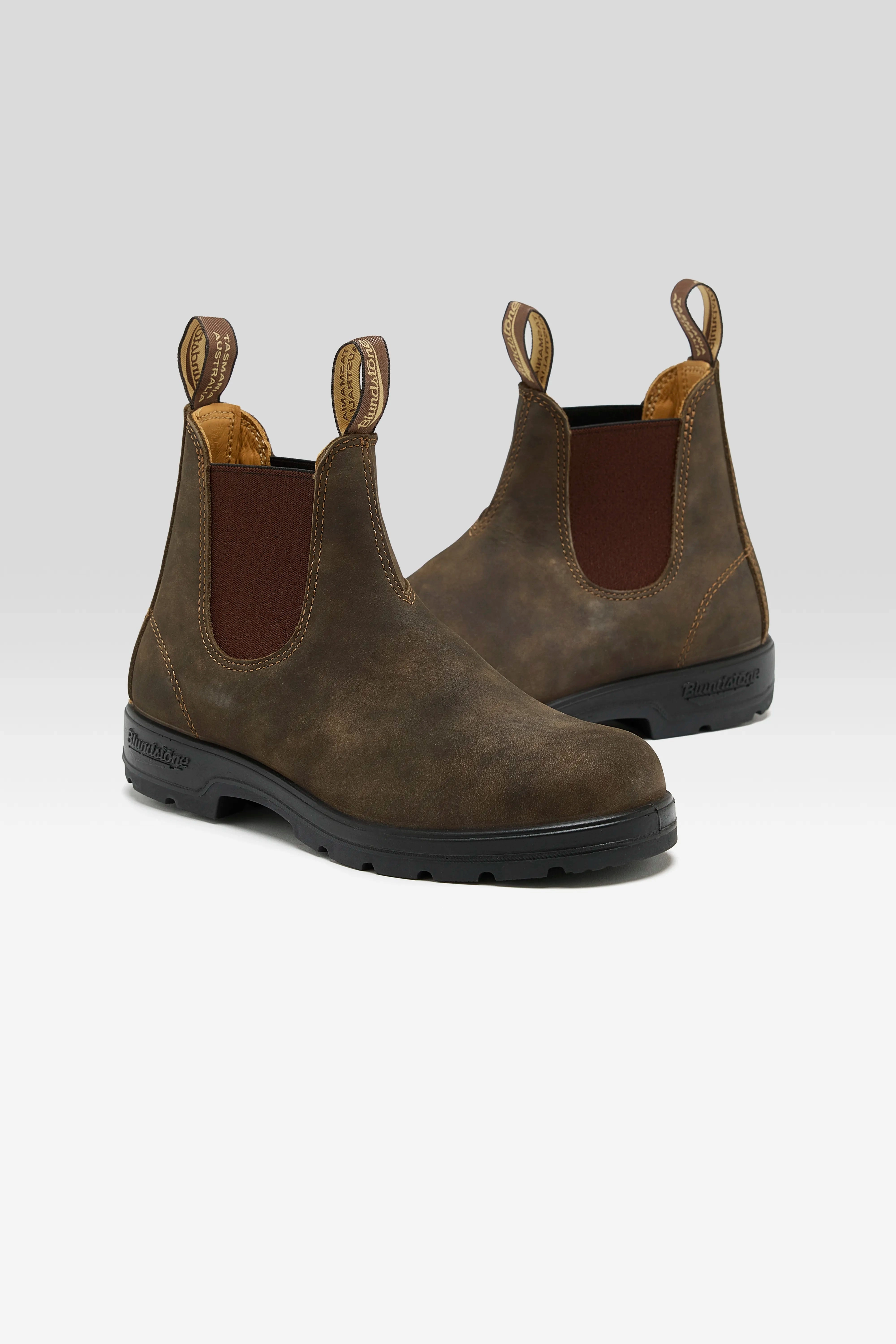 Cushioned Step Cold Climate 585 Classic Chelsea Boots for Women  (252 / W / BROWN)