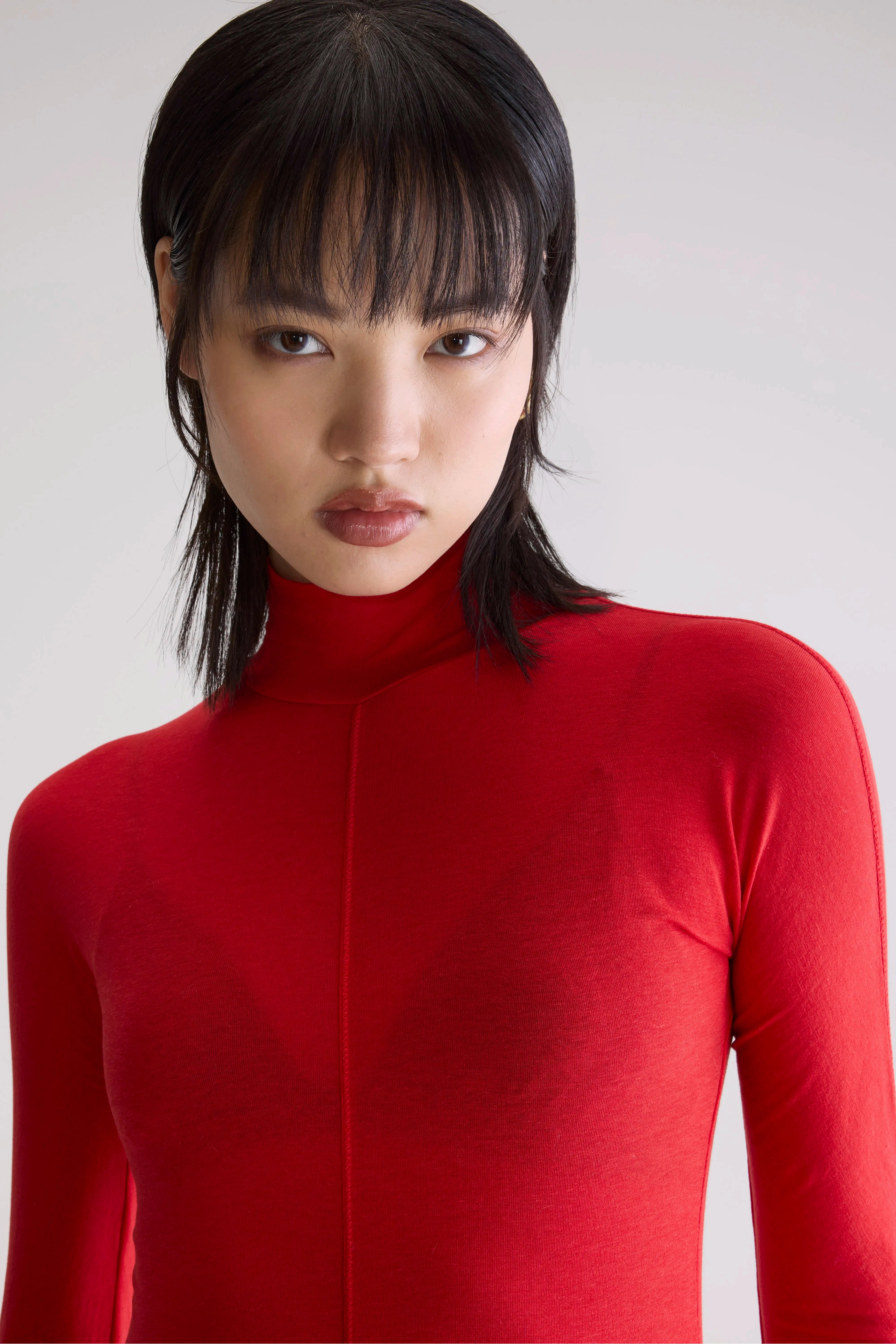 Flexible Waistband Double Stitched Hem Flawy turtle neck t-shirt (252 / W / SANGUINE)