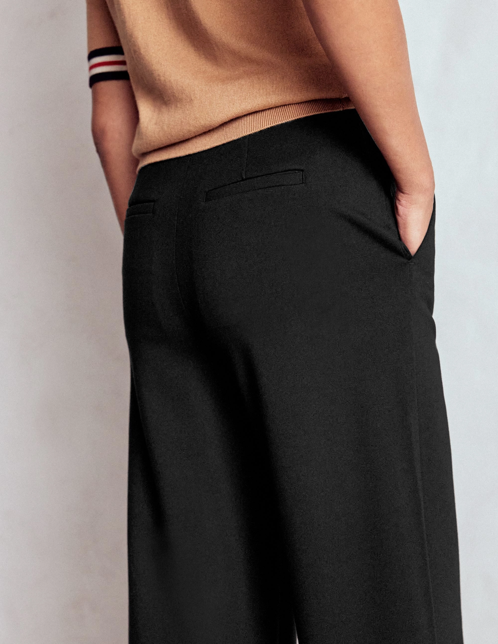 Classic Cut Adaptable Style Belgravia Ponte Crop Trousers-BLACK