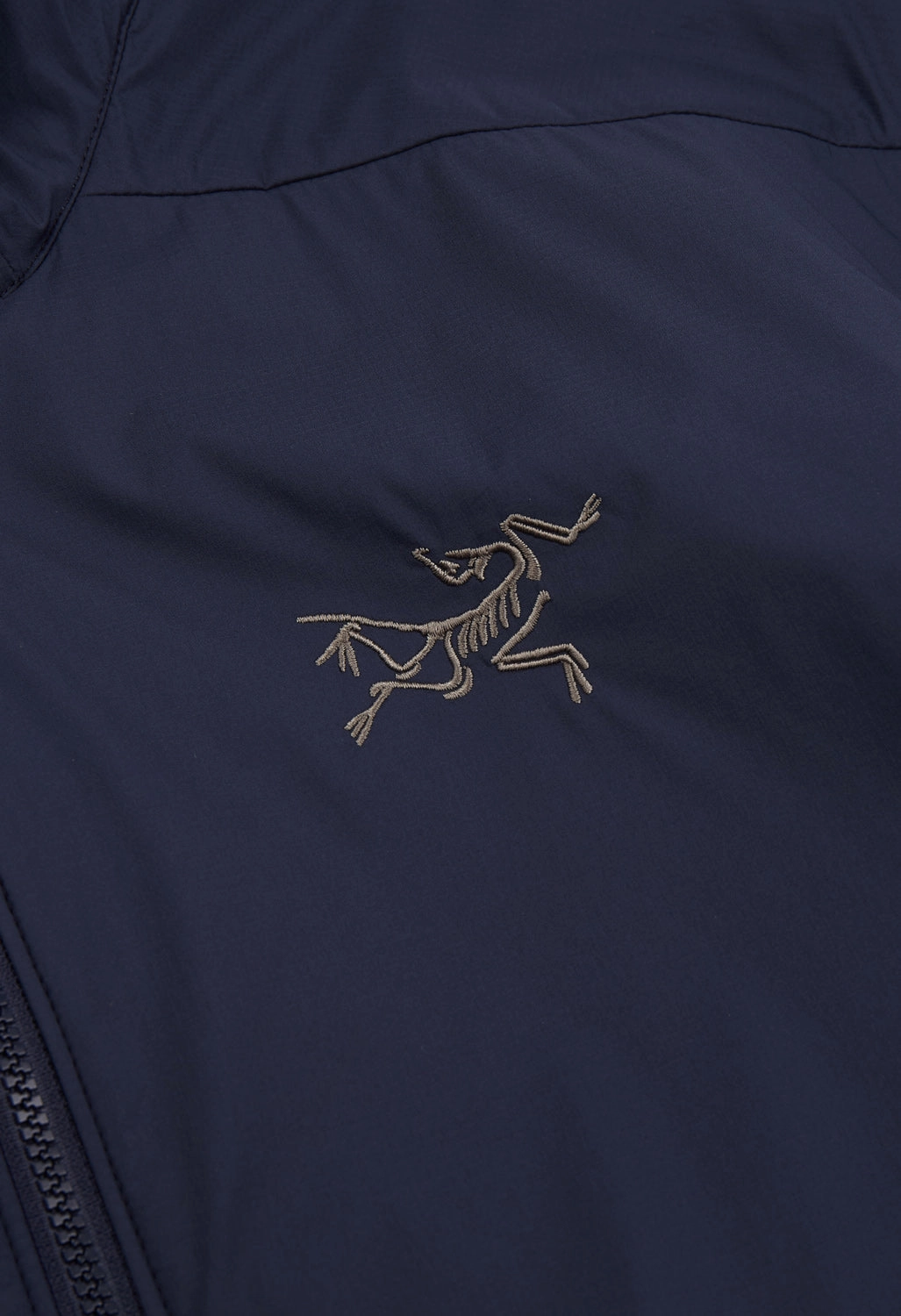 Arc'teryx Men's Atom Hoody - Black Sapphire Multi Purpose Loops VentilatedBackPanel