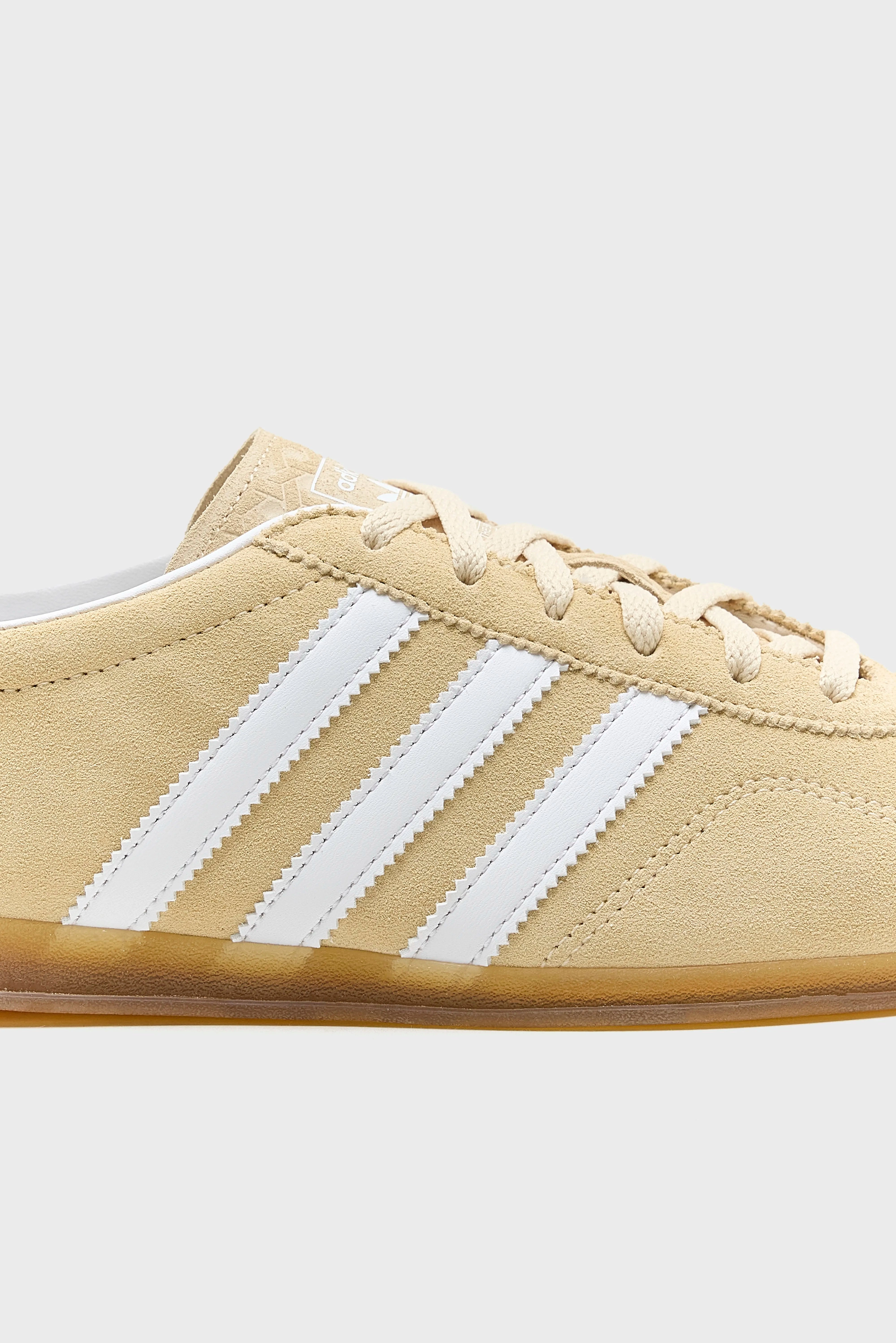 Gazelle Lo Pro for Women  (252 / W / BEIGE) Motion Contour