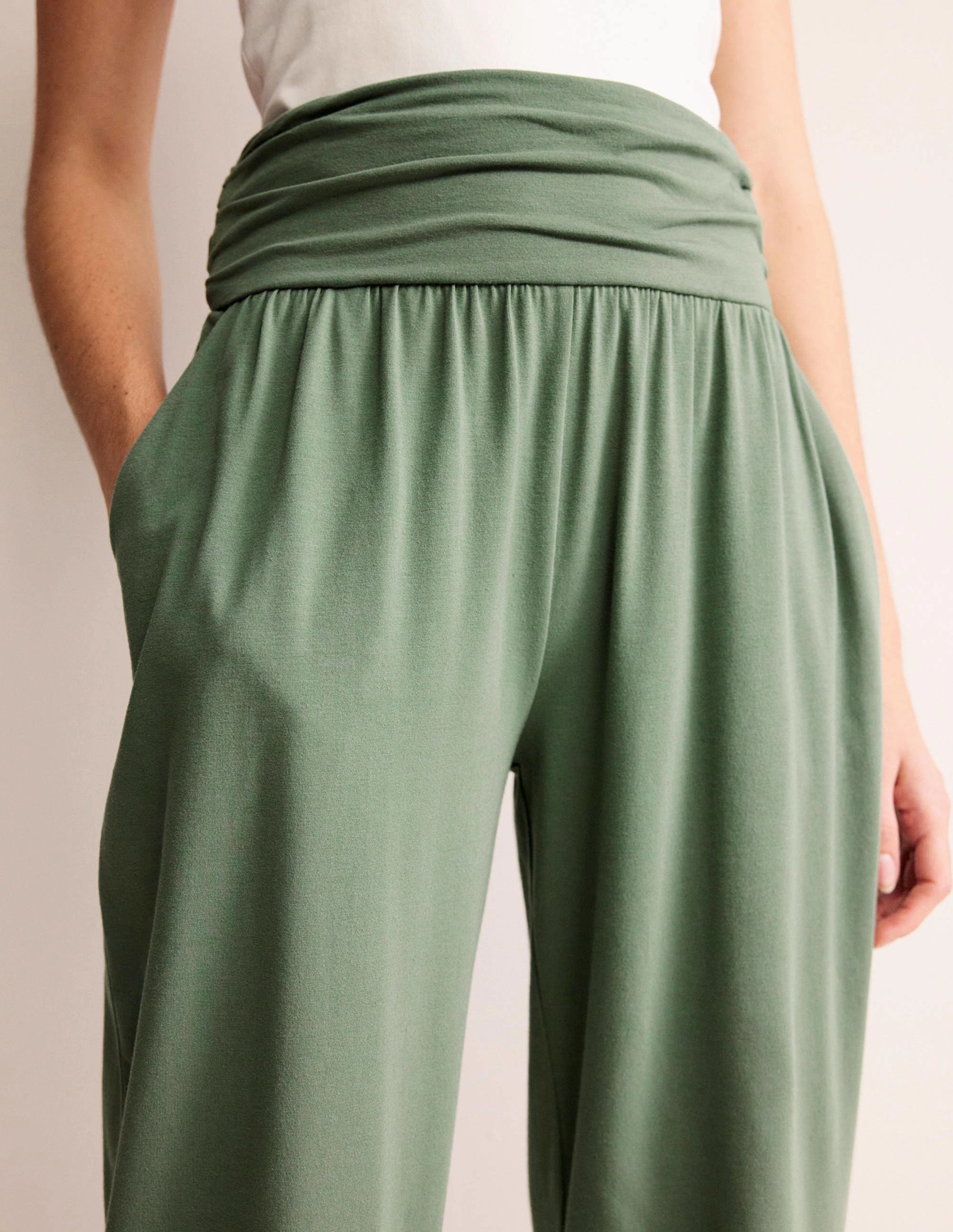 Modular Pocket System Core Fit Design Hareem Jersey Joggers-Alder