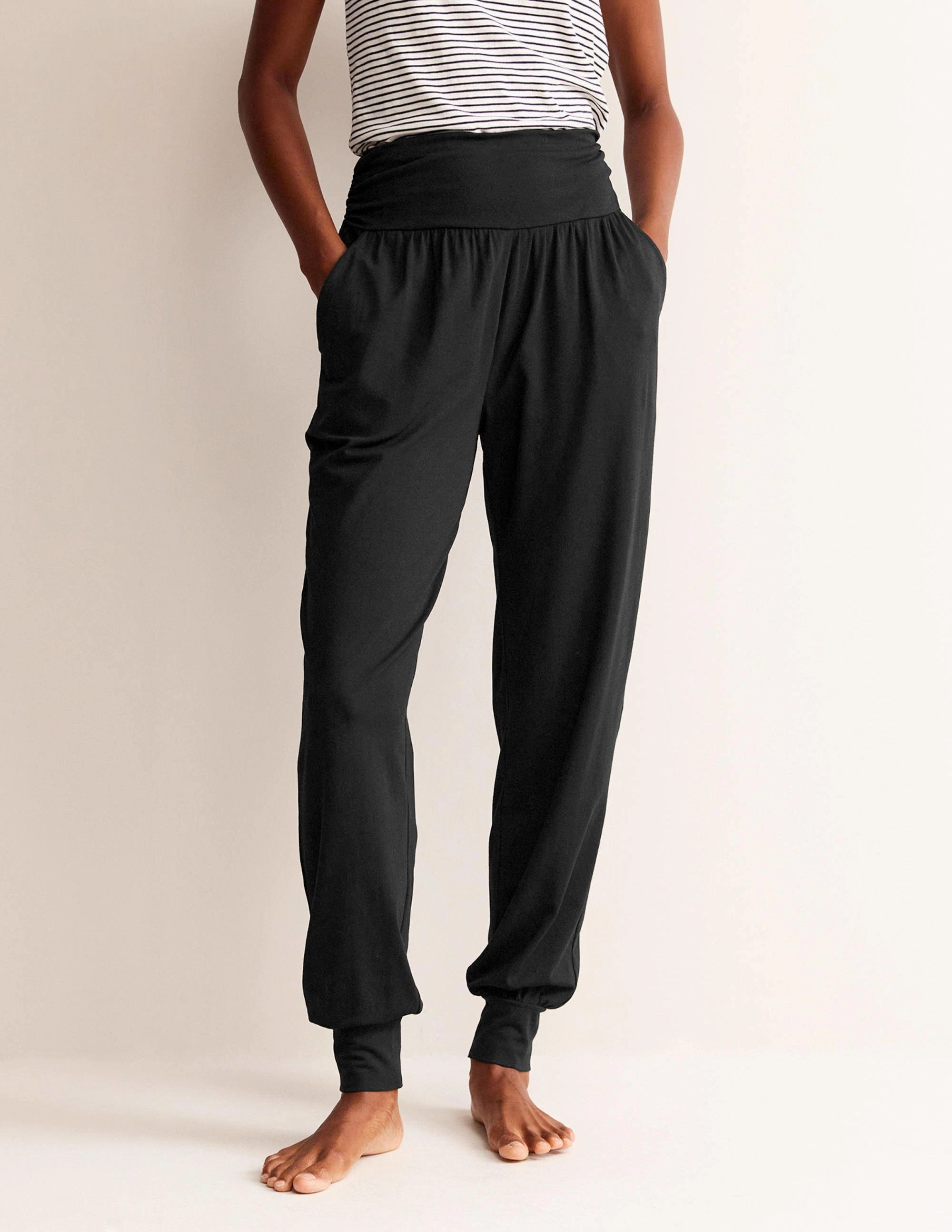Hareem Jersey Joggers-Black Comfy Ease