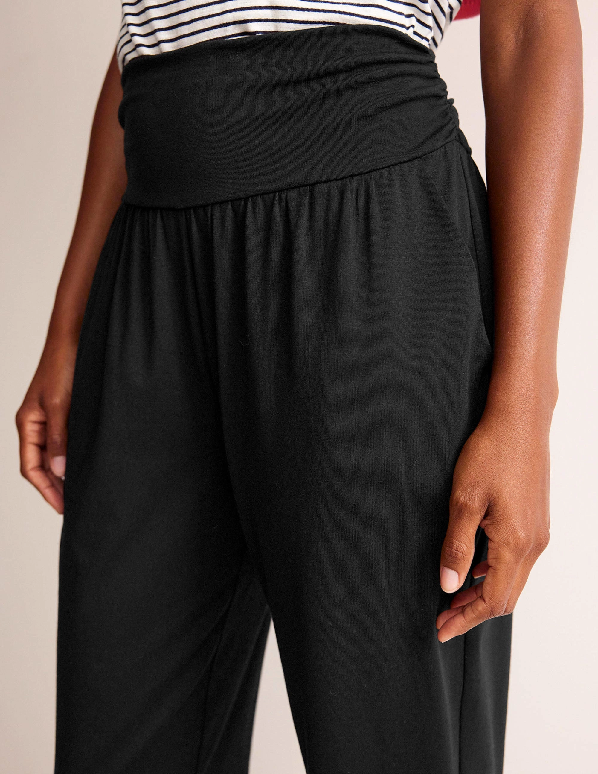 Mid Rise Slim Look Fit Hareem Jersey Joggers-Black