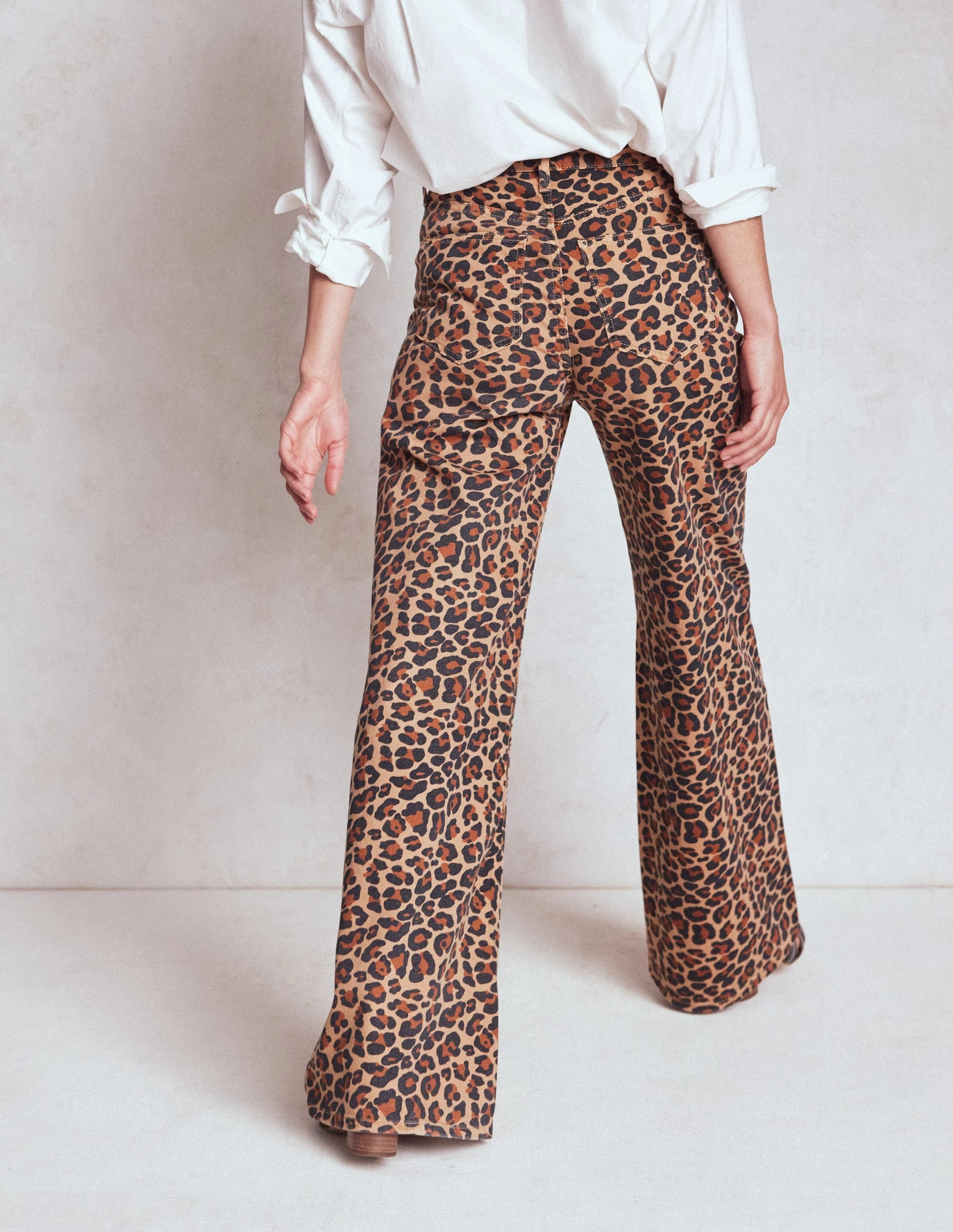 High Rise Wide Leg Jeans-Leopard Print Simple and Cozy