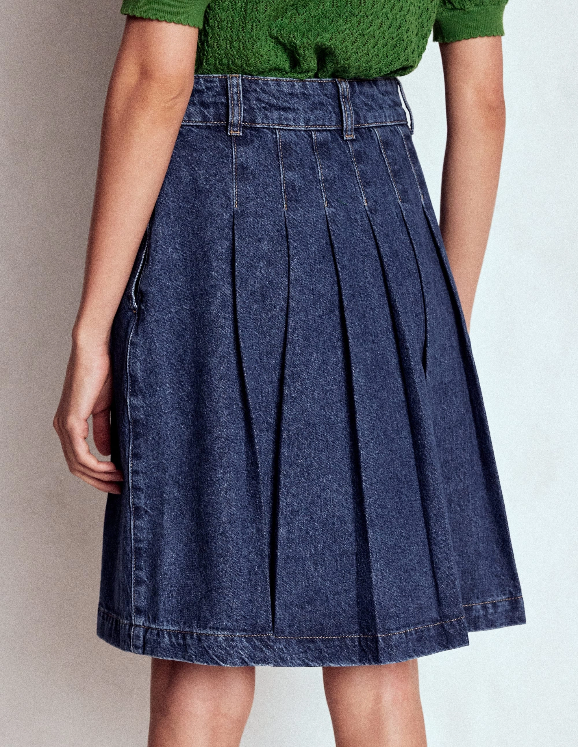 Day Ready Outfit Flow Pleated Denim Skirt-Mid Wash