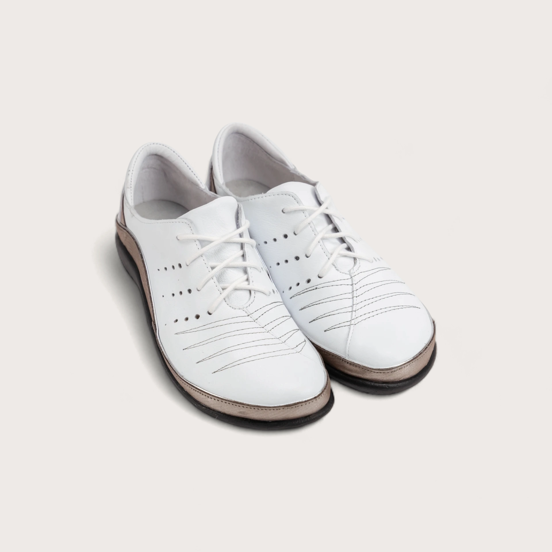 Relaxed Feel Anatomical Shape Design Kumara