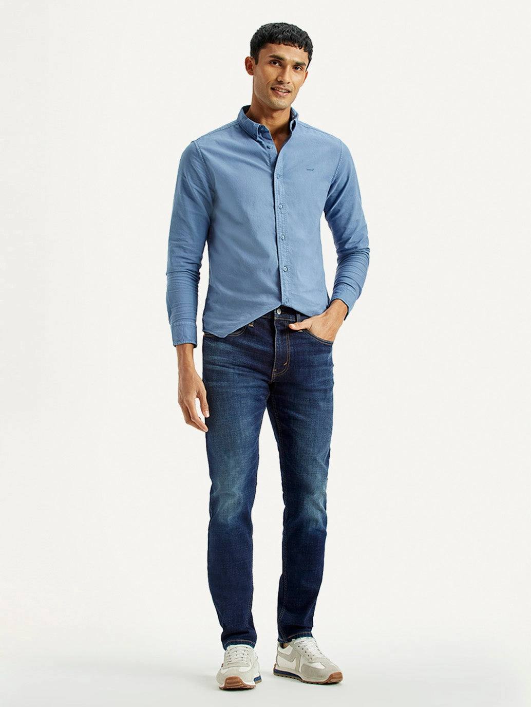 Traveler Gear Morning Stroll Brunch Outfit Summer Vibes Versatile Men's 512 Dark Indigo Slim Tapered Fit Mid Rise Jeans