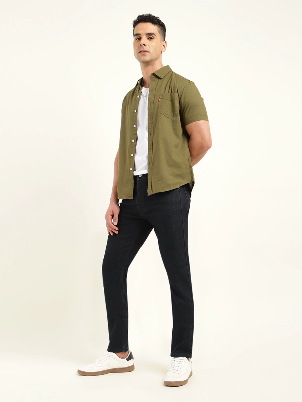Road Trip Bold Look Smart Casual Day To Night Men's 512 Dark Indigo Slim Tapered Fit Mid Rise Jeans