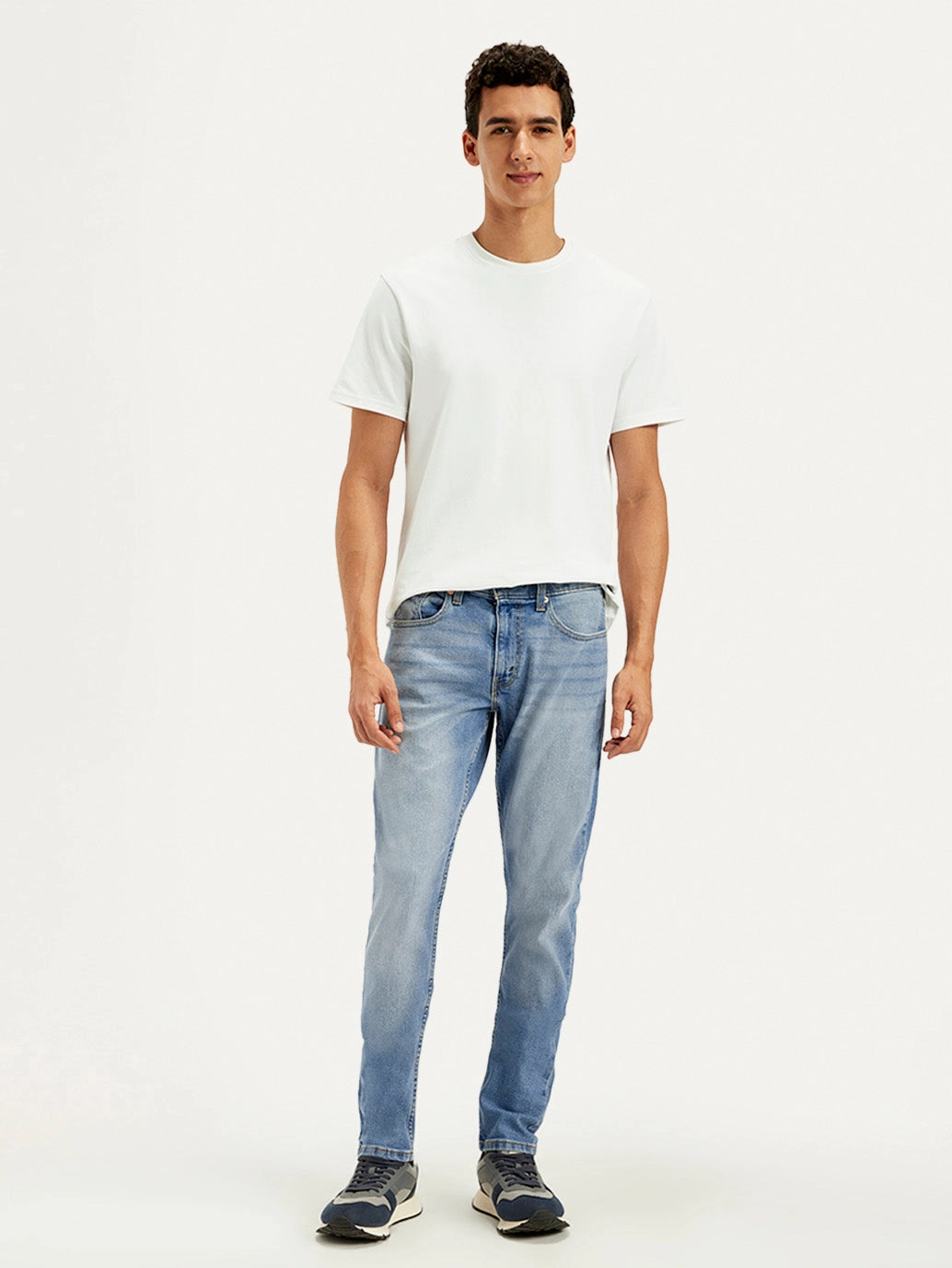 Beach Day Holiday Vibes Traveler Gear Winter Warmth Smooth Men's 512 Indigo Slim Tapered Fit Mid Rise Jeans
