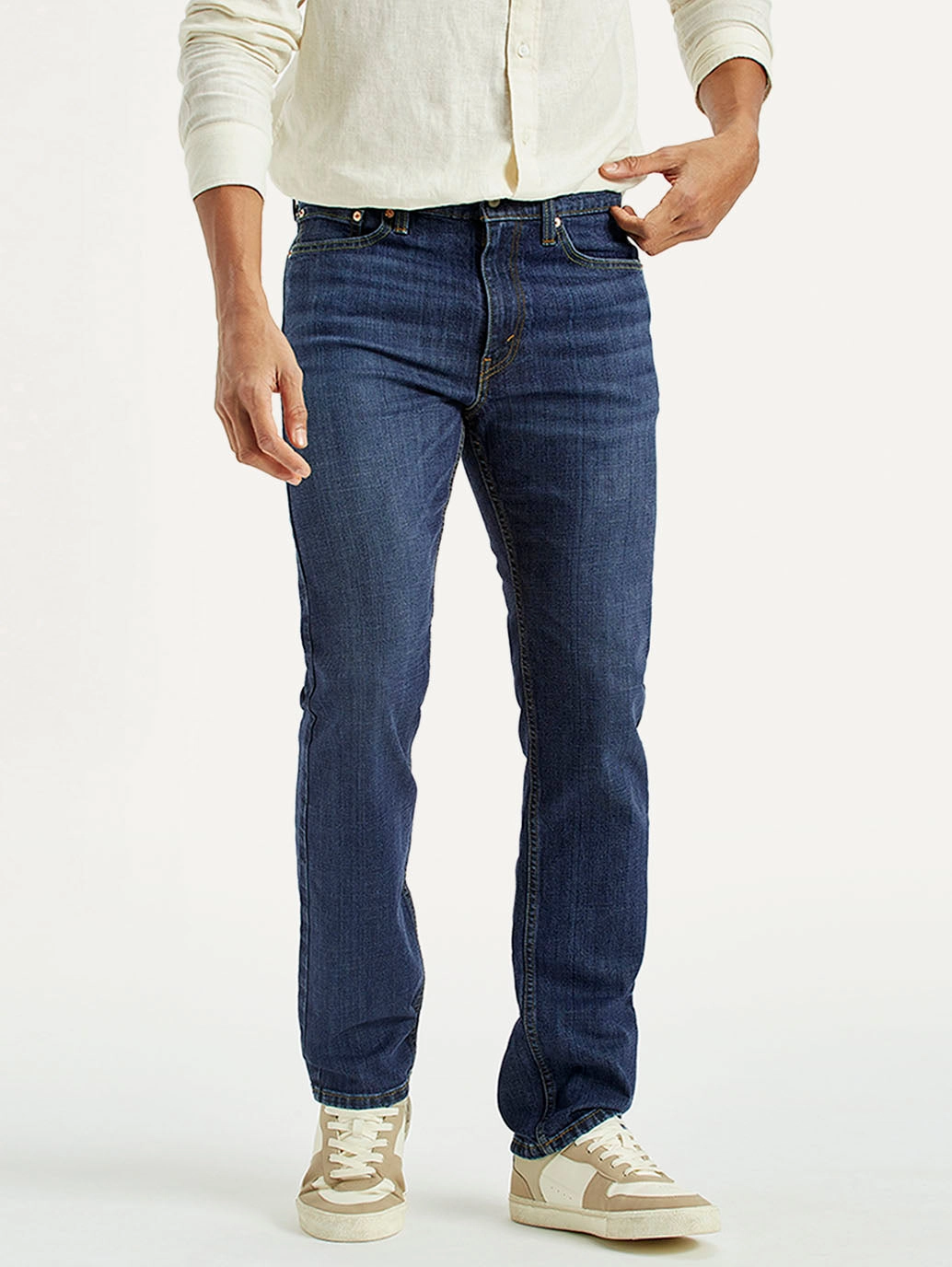 Anti Pilling Technology Universal Fit Sizing Men's Tinted 513 Med Indigo Slim Straight Fit Mid Rise Jeans