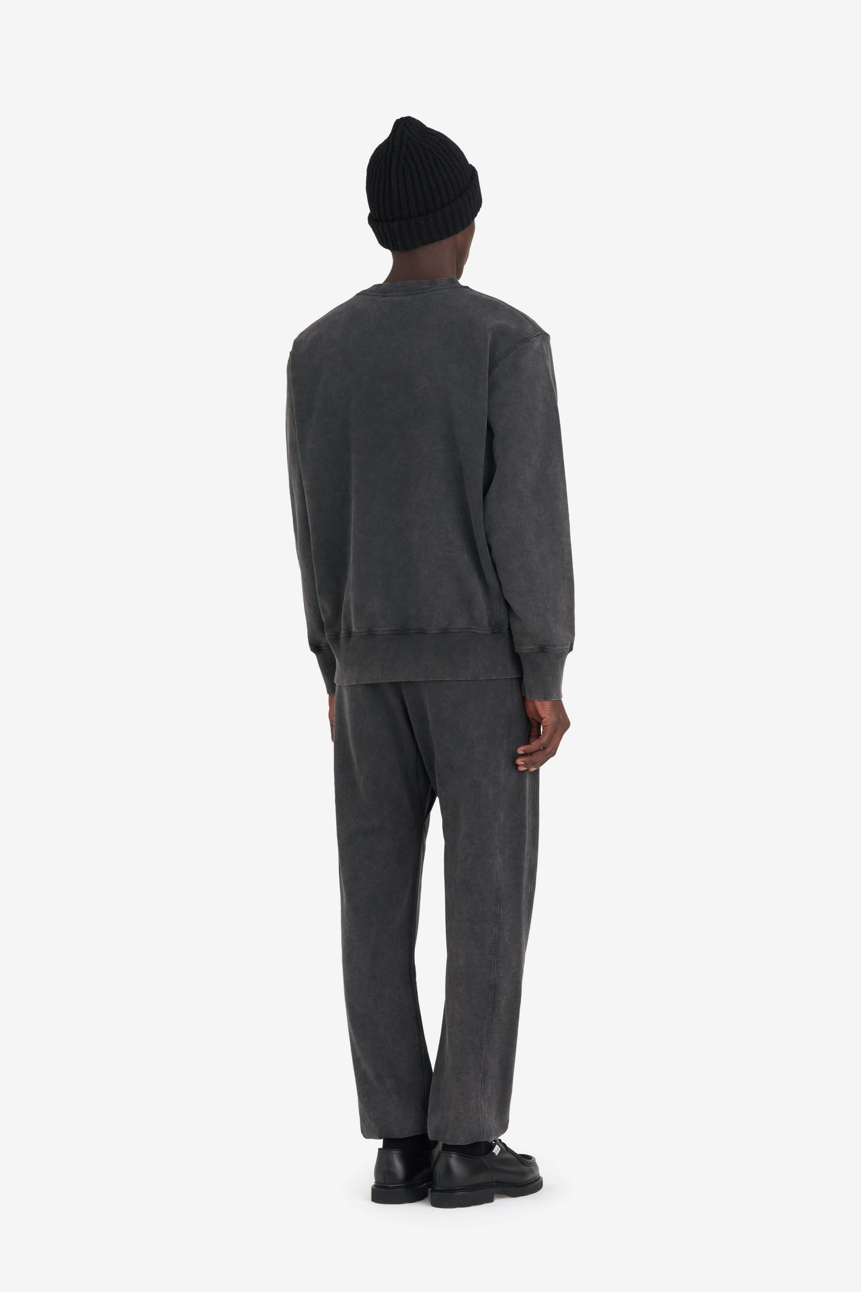 RELAX CREW ?? Warm and Cozy Slim Silhouette