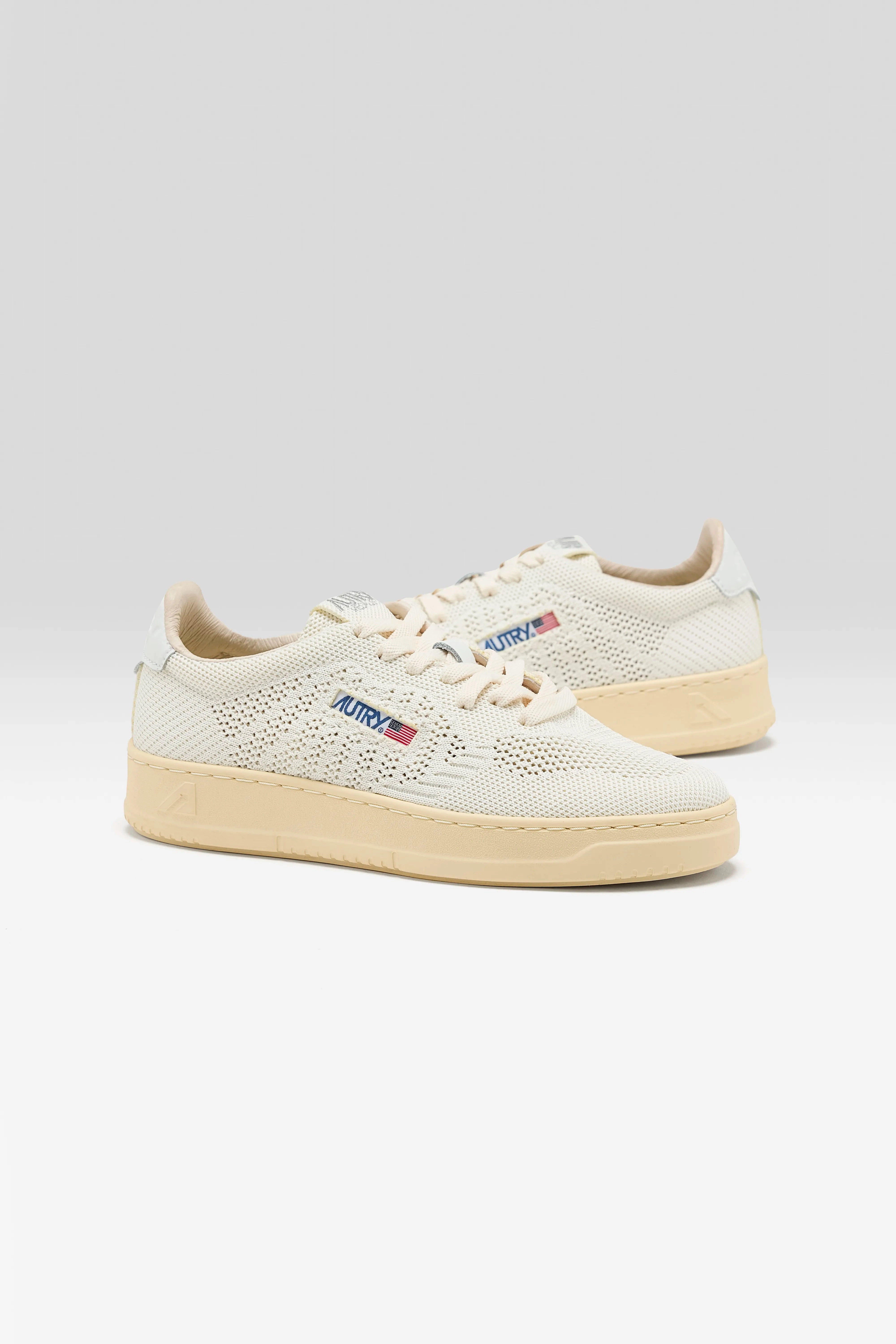 Easeknit Medalist Low for Women (251 / W / IVORY) Balance Tech
