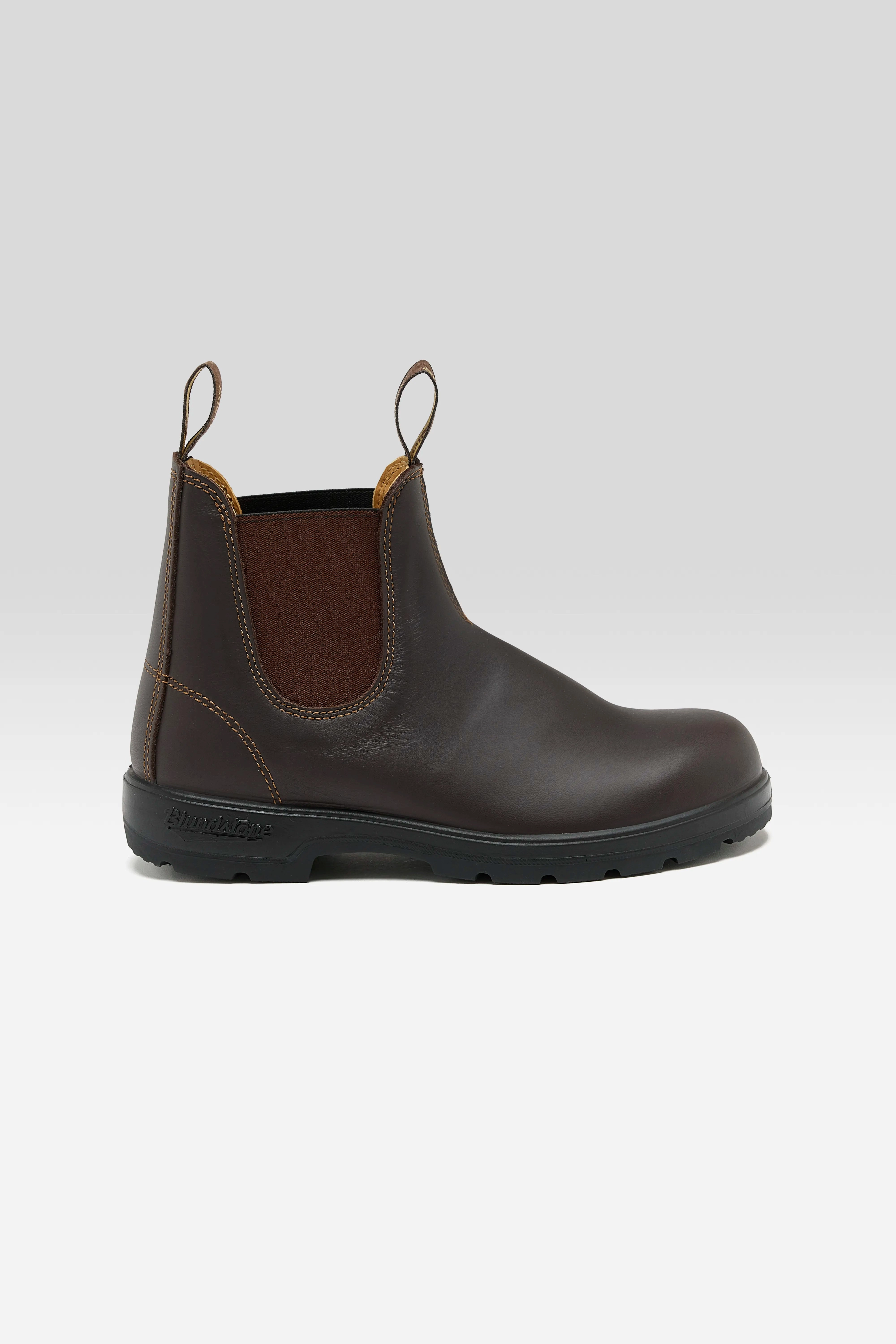 550 Classic Chelsea Boots for Women  (252 / W / BROWN) Hiking Boots