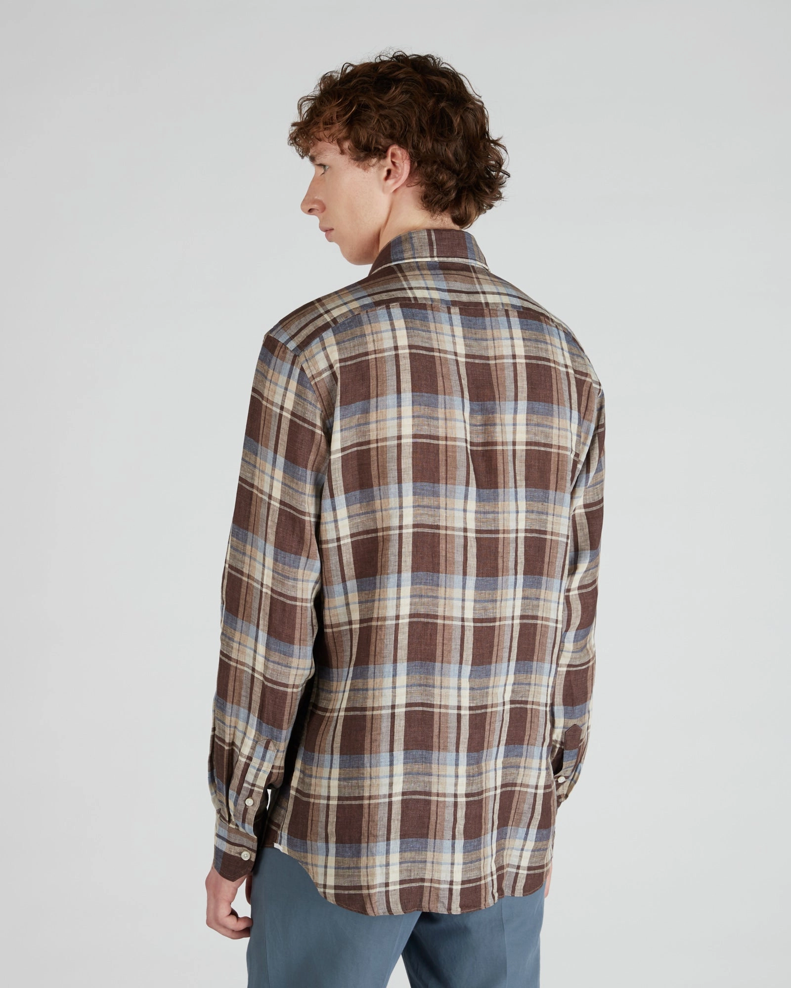 Casual-fit linen shirt Handcrafted Detail