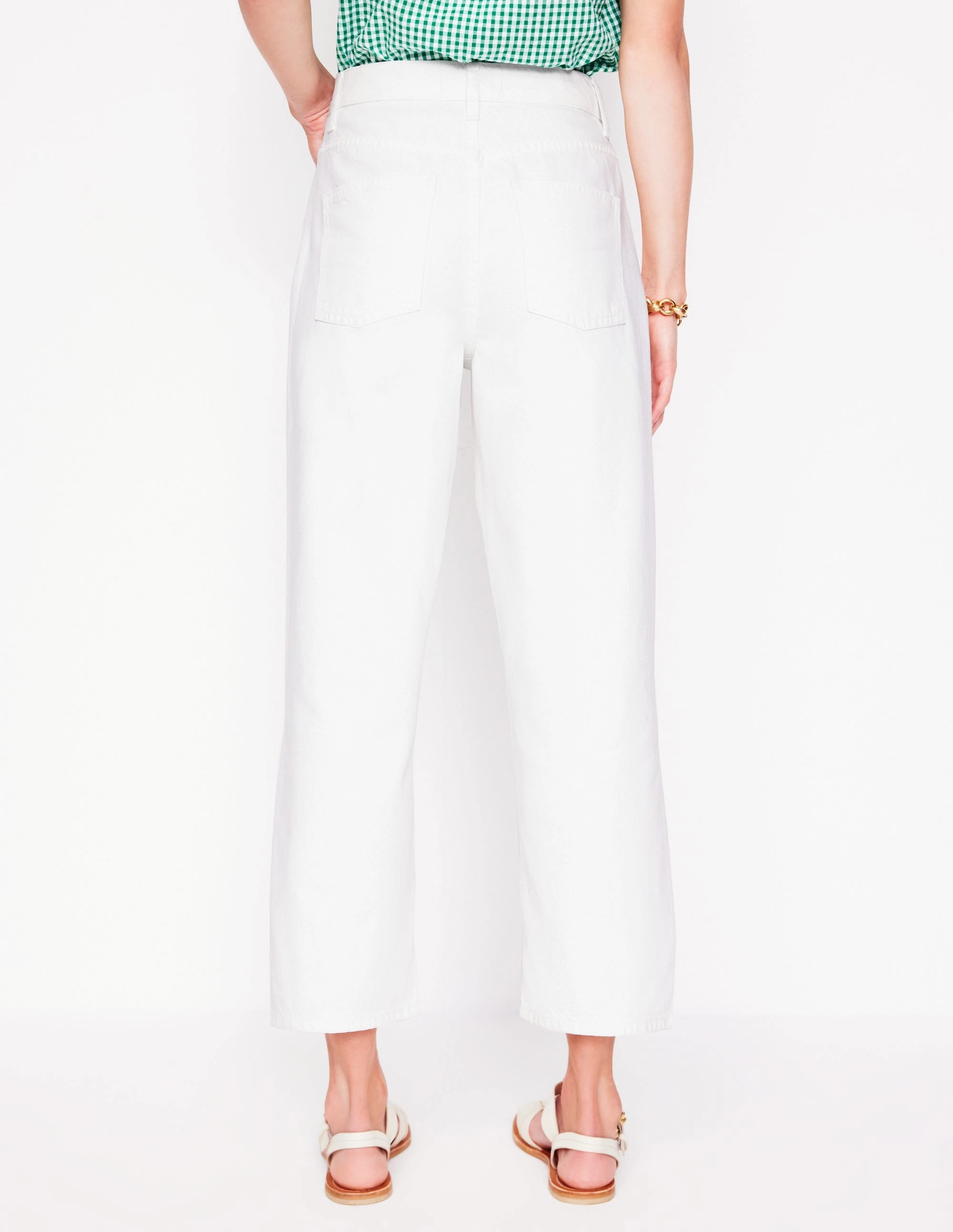 Flattering Style Barrel Leg Jeans-White