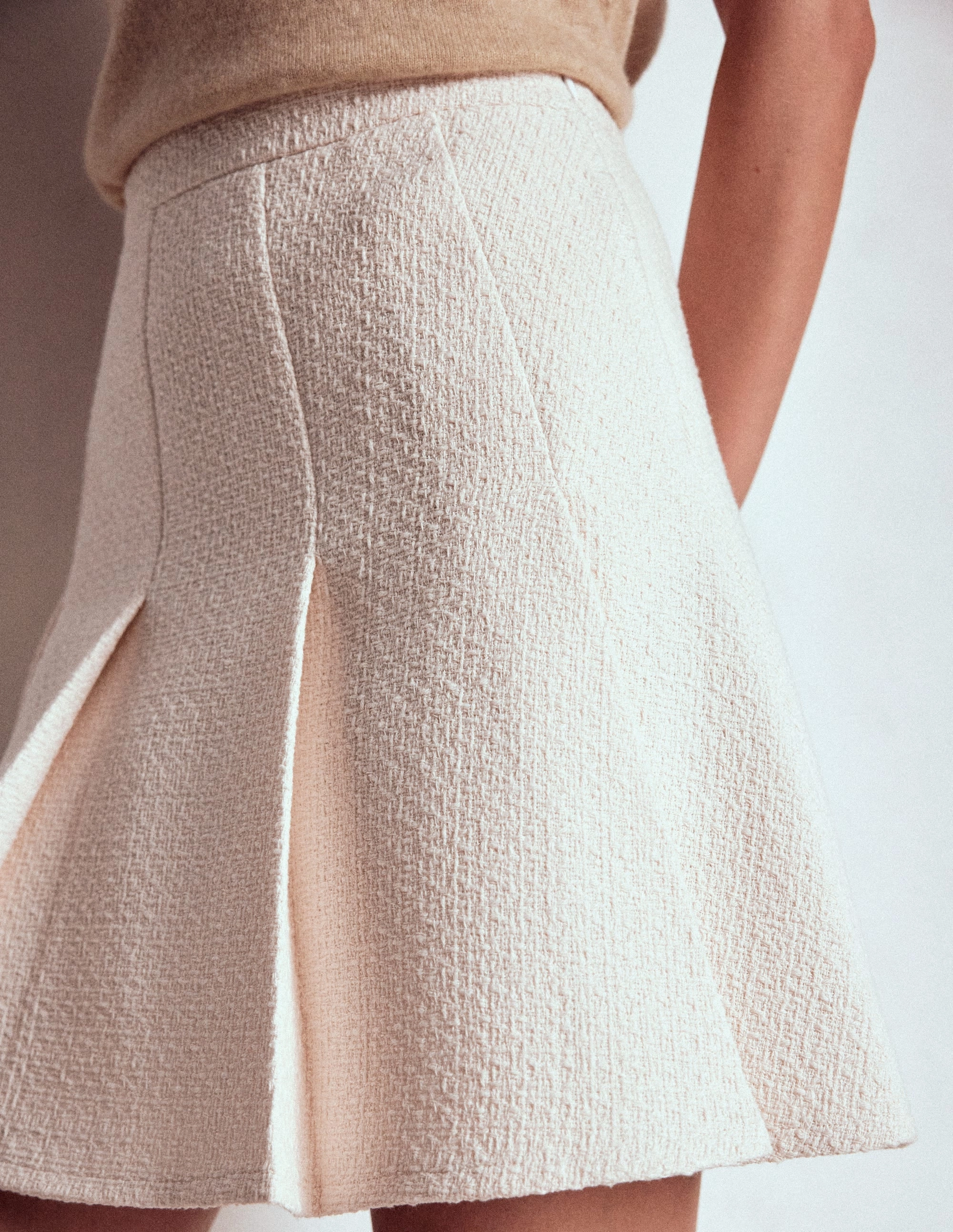 Flippy Textured Skirt-White Fashion Pulse