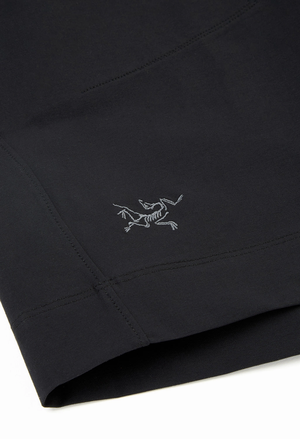 Arc'teryx Women's Kragg Shorts 9" - Black Quick Motion Recycled Polyester Blend