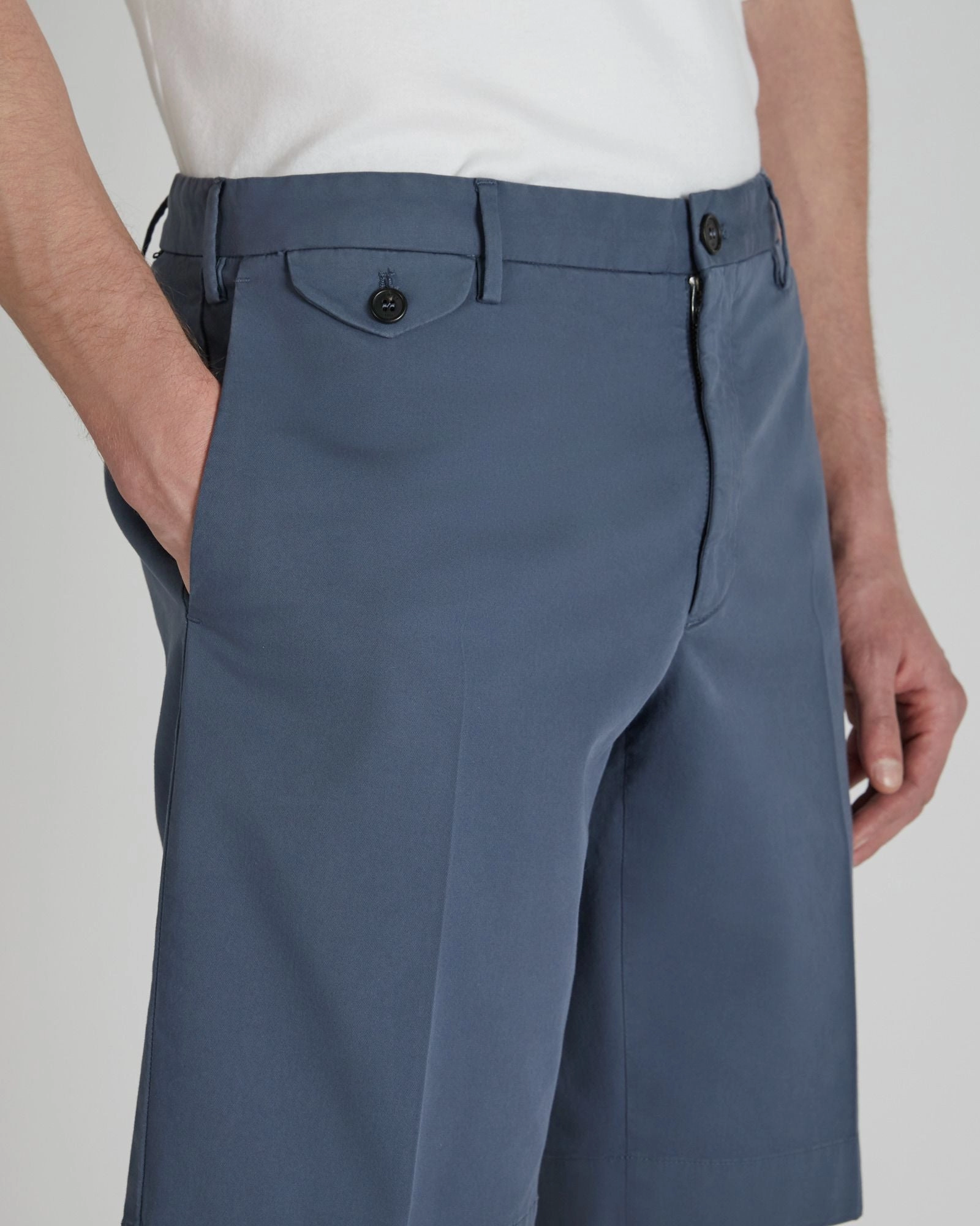 MoistureWicking Comfy Cut Slim-fit Royal Batavia Bermuda shorts