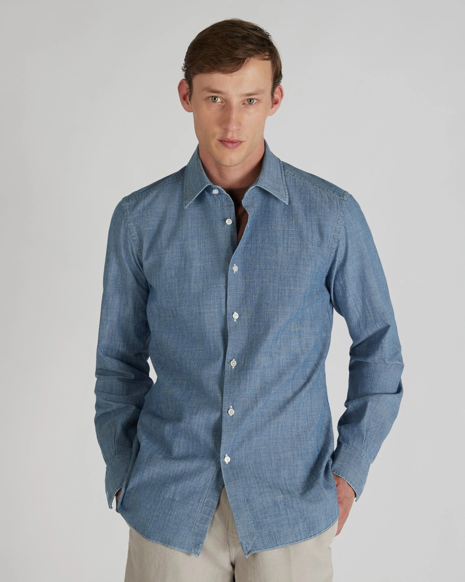 Soft Stretch Collar Slim-fit shirt in cotton chambray