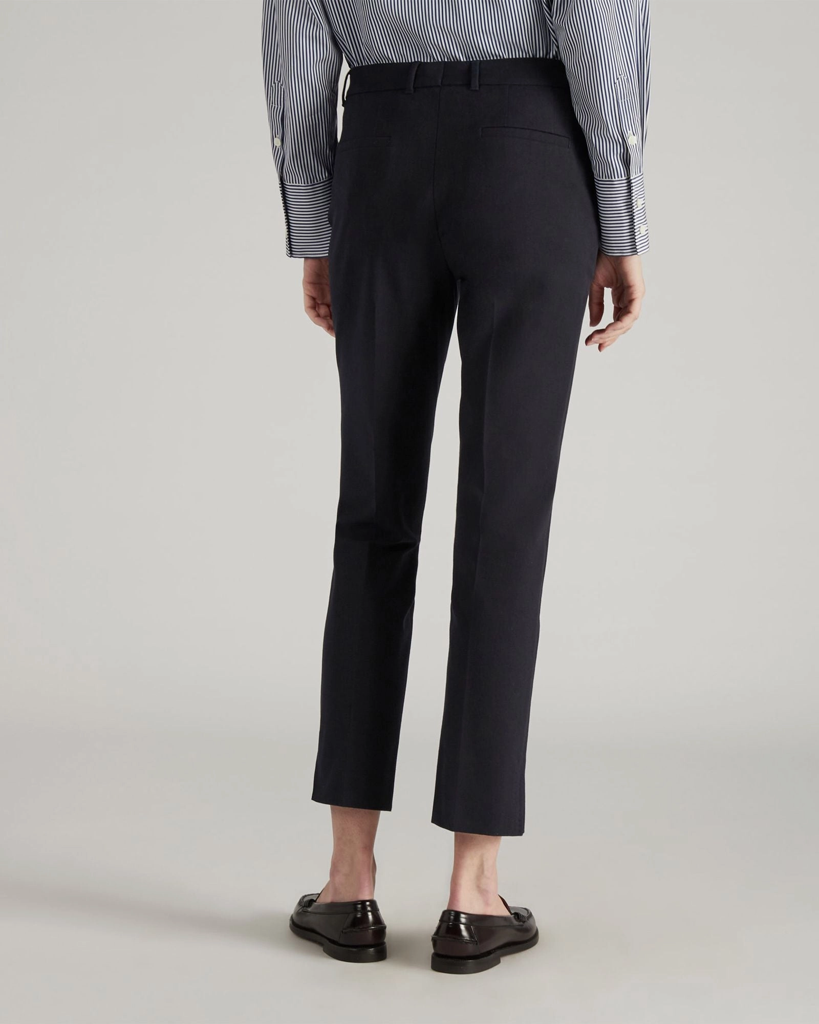 Slim fit trousers in two-way stretch cotton gabardine HeatRegulatingLining Quick Access Pockets