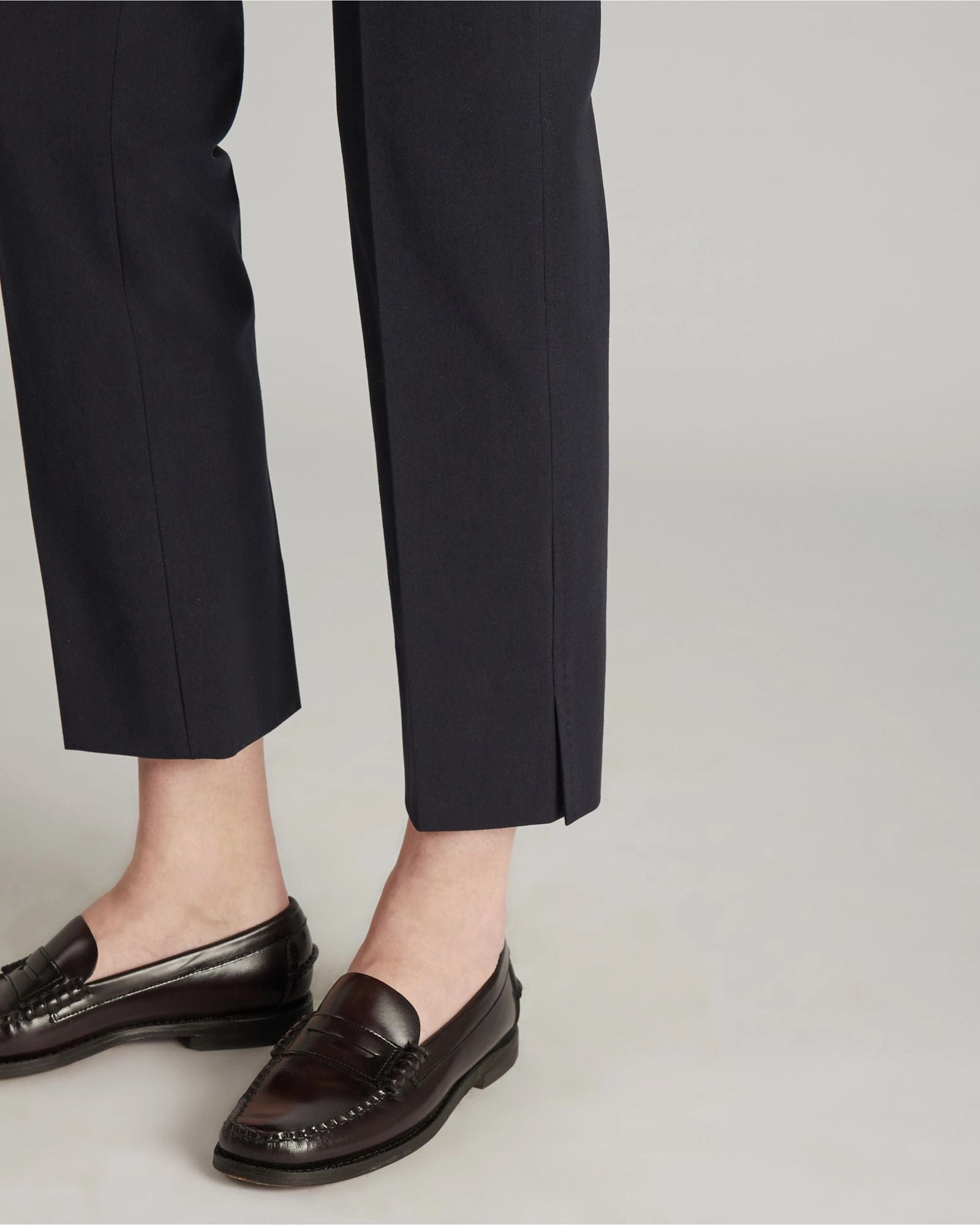 Feminine Cut Slim fit trousers in two-way stretch cotton gabardine