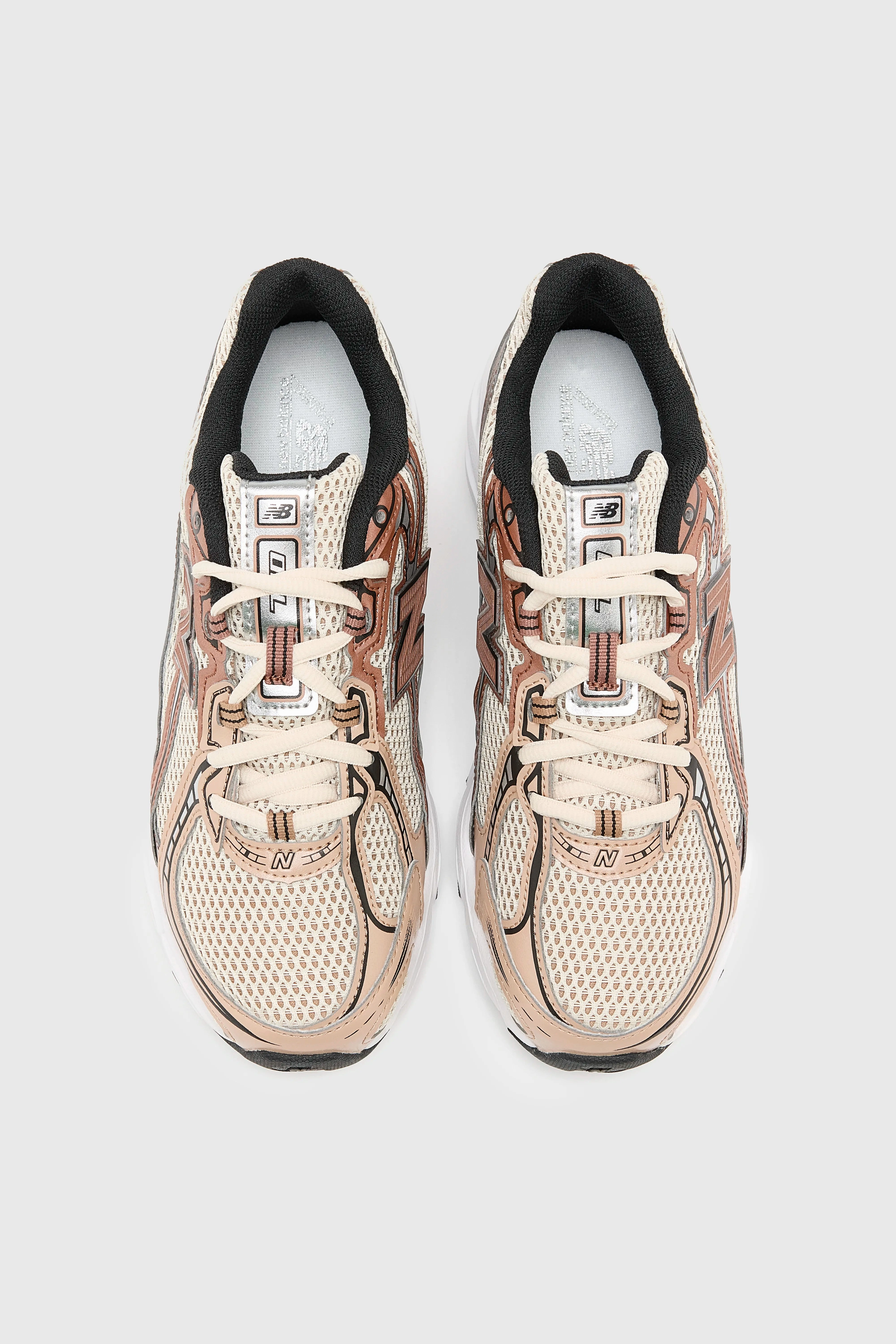 740 for Women  (252 / W / WHITE) Endurance Sole Padded Design