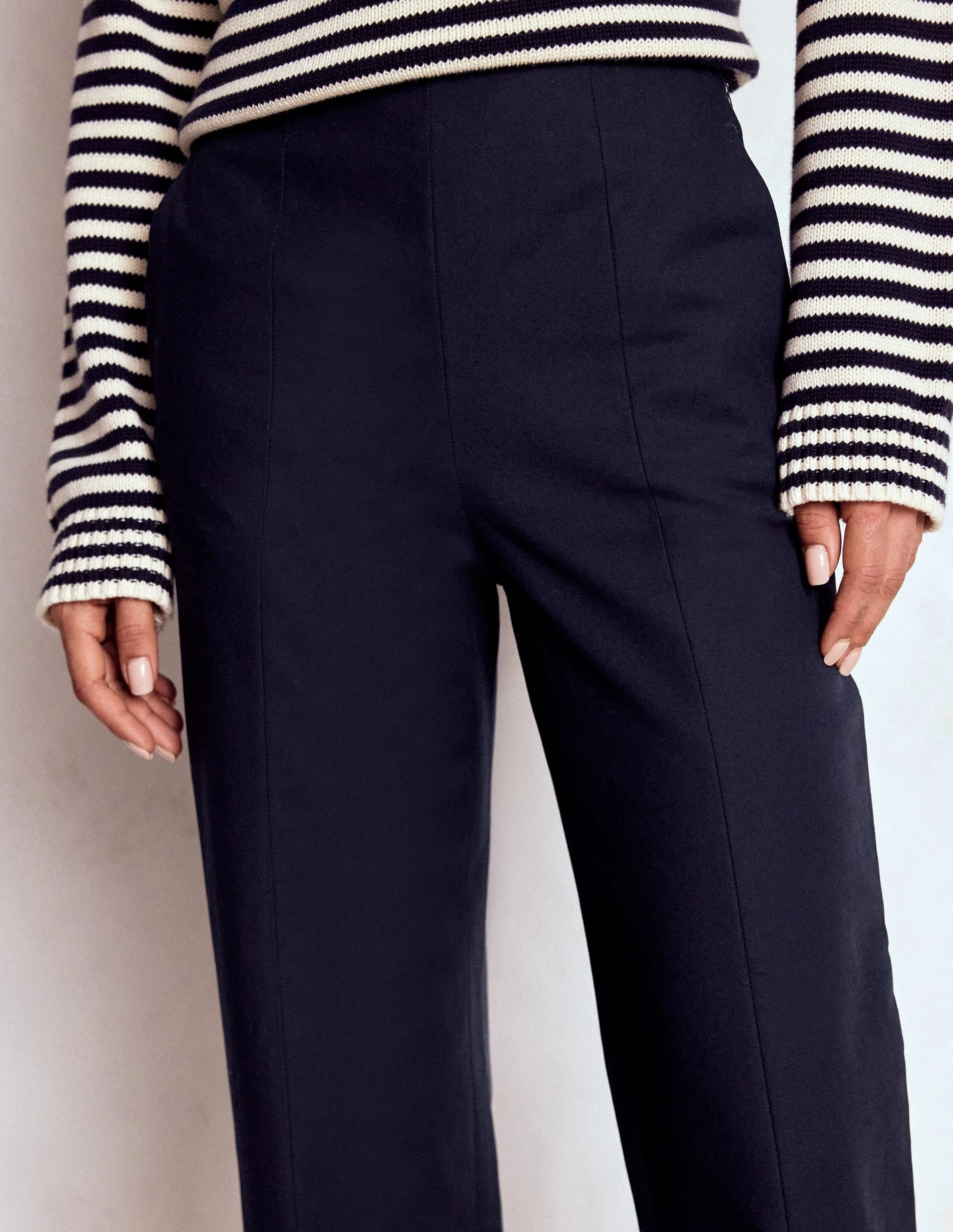 Comfy Ease Smart 7/8 Trousers-Navy