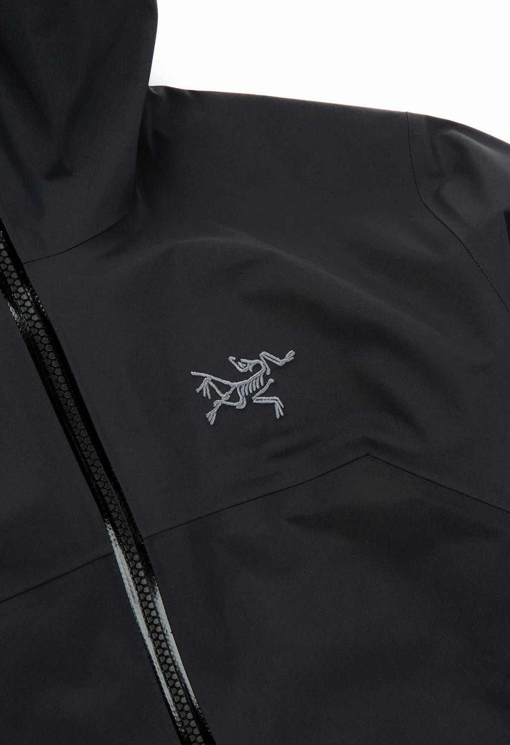 Arc'teryx Women's Beta Jacket - Black Ergonomic Shoulder Design WaterResistantCoating