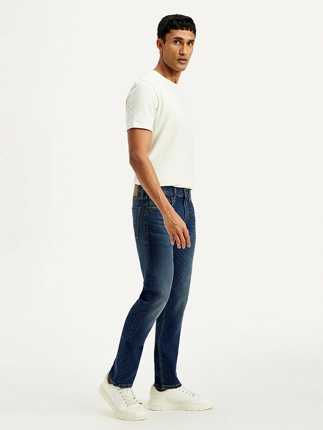 Airy Touch Men's Tinted 513 Blue Slim Straight Fit Mid Rise Jeans
