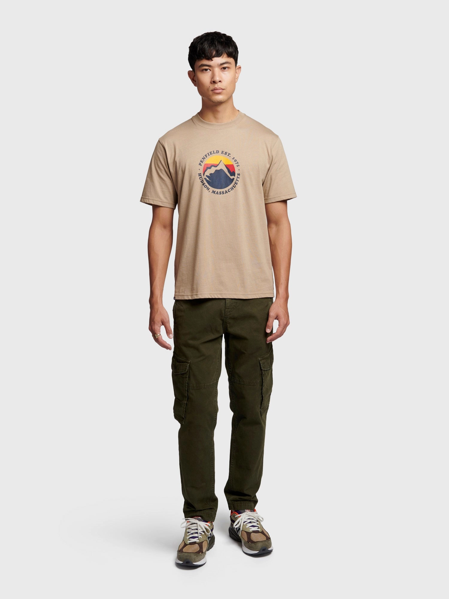 Reversible Design Concept Penfield Mens Circle Mountain T-Shirt in Chinchilla
